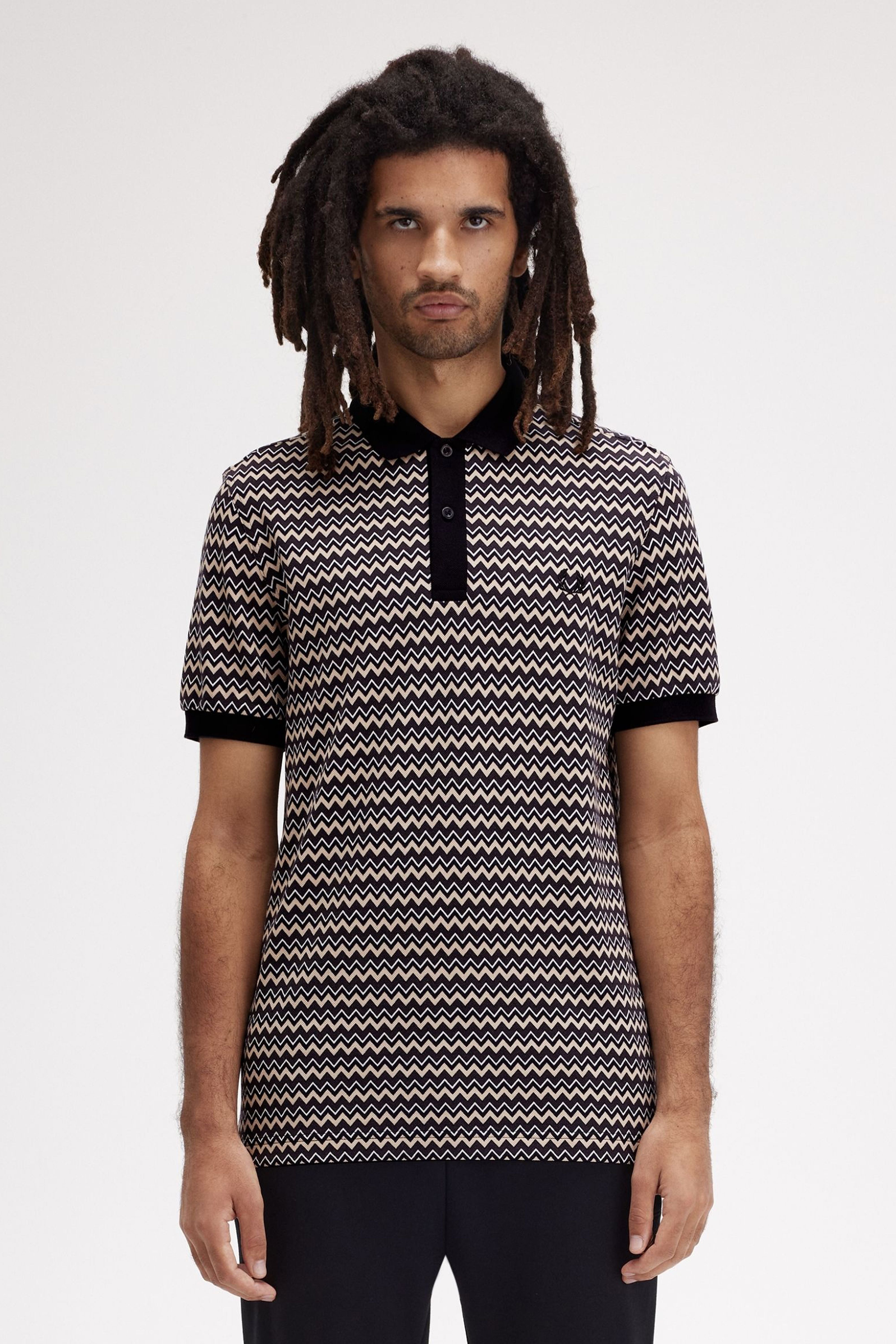 FRED PERRY ZIGZAG PRINT POLO SHIRT en color GRIS (1)