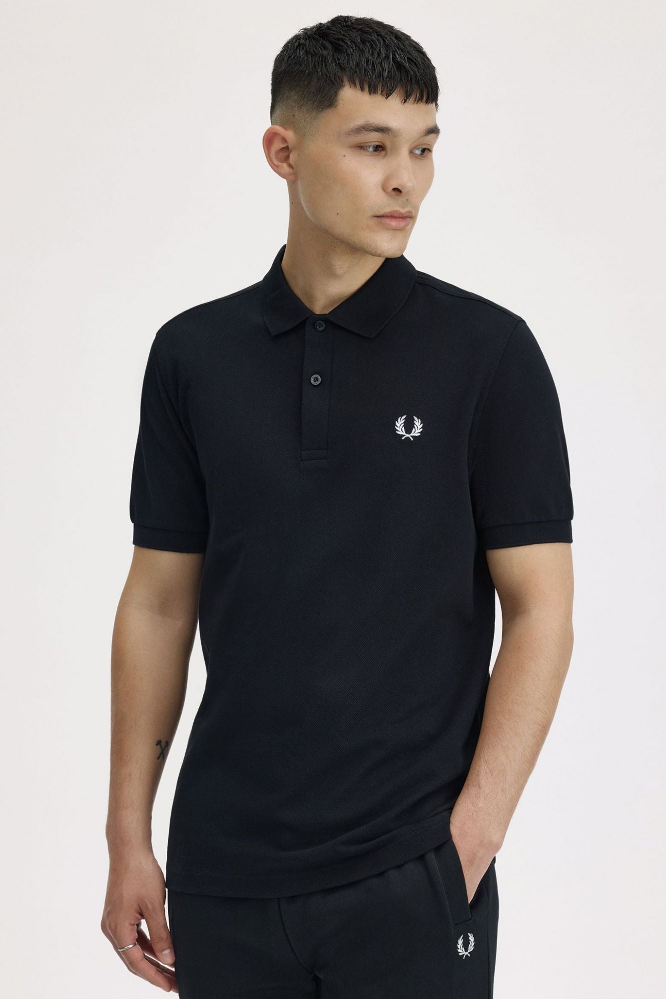 FRED PERRY PLAIN FRED PERRY SHIRT en color NEGRO (4)