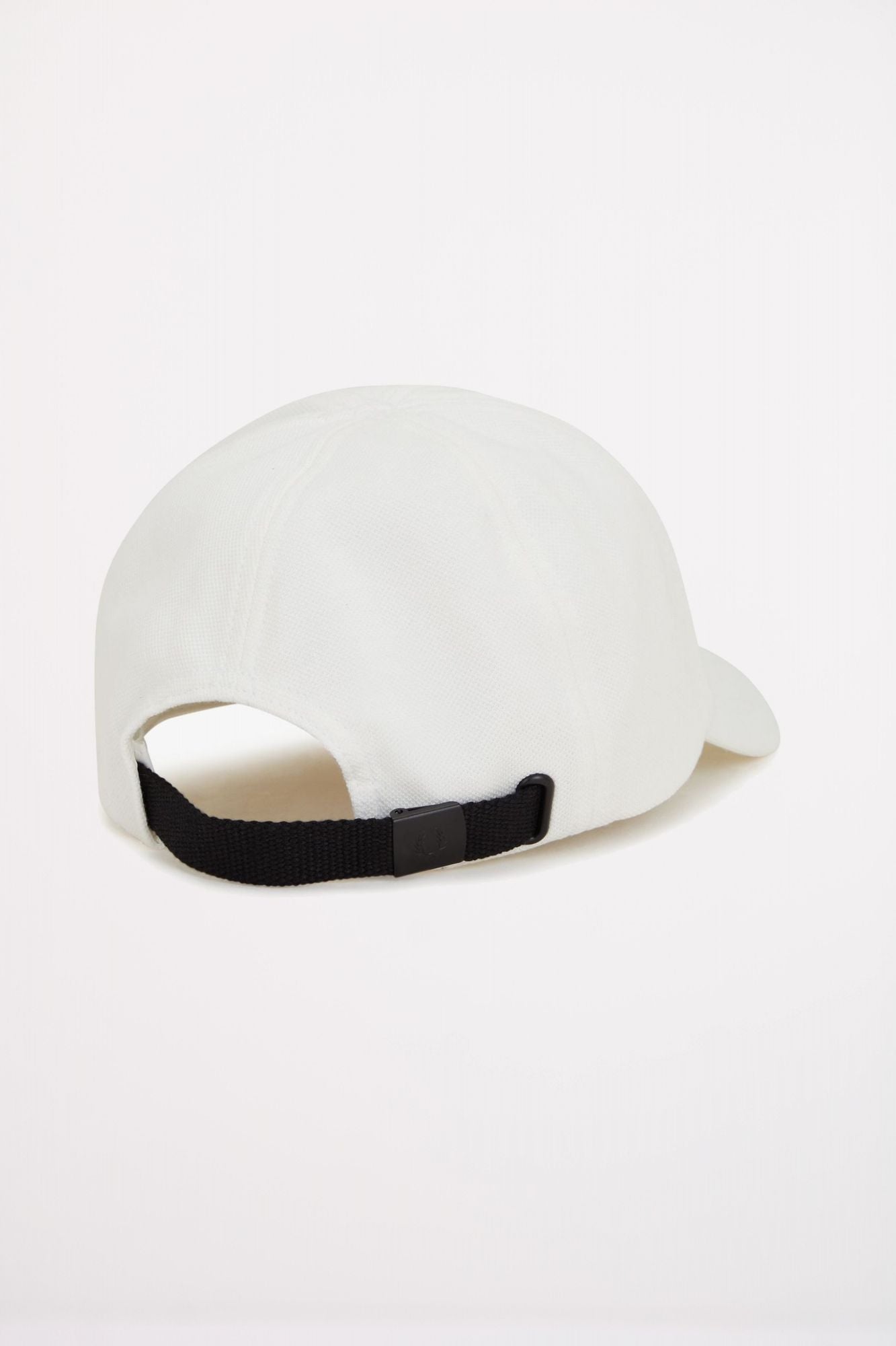 FRED PERRY PIQUE CLASSIC CAP en color BLANCO (2)