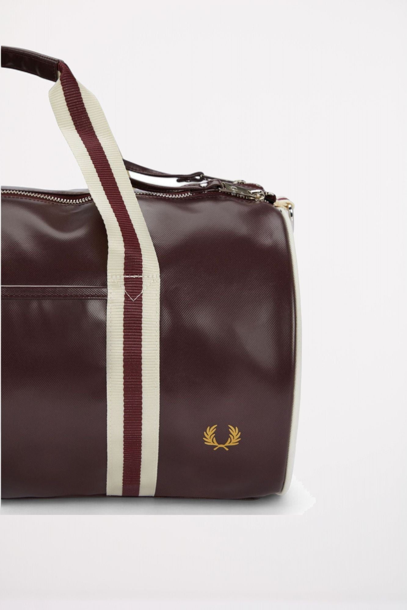 FRED PERRY CLASSIC BARREL BAG en color BURDEOS (4)