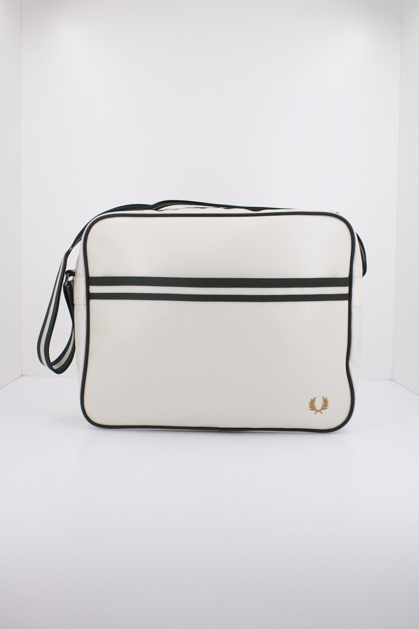 FRED PERRY CLASSIC SHOULDER BAG en color BLANCO (1)