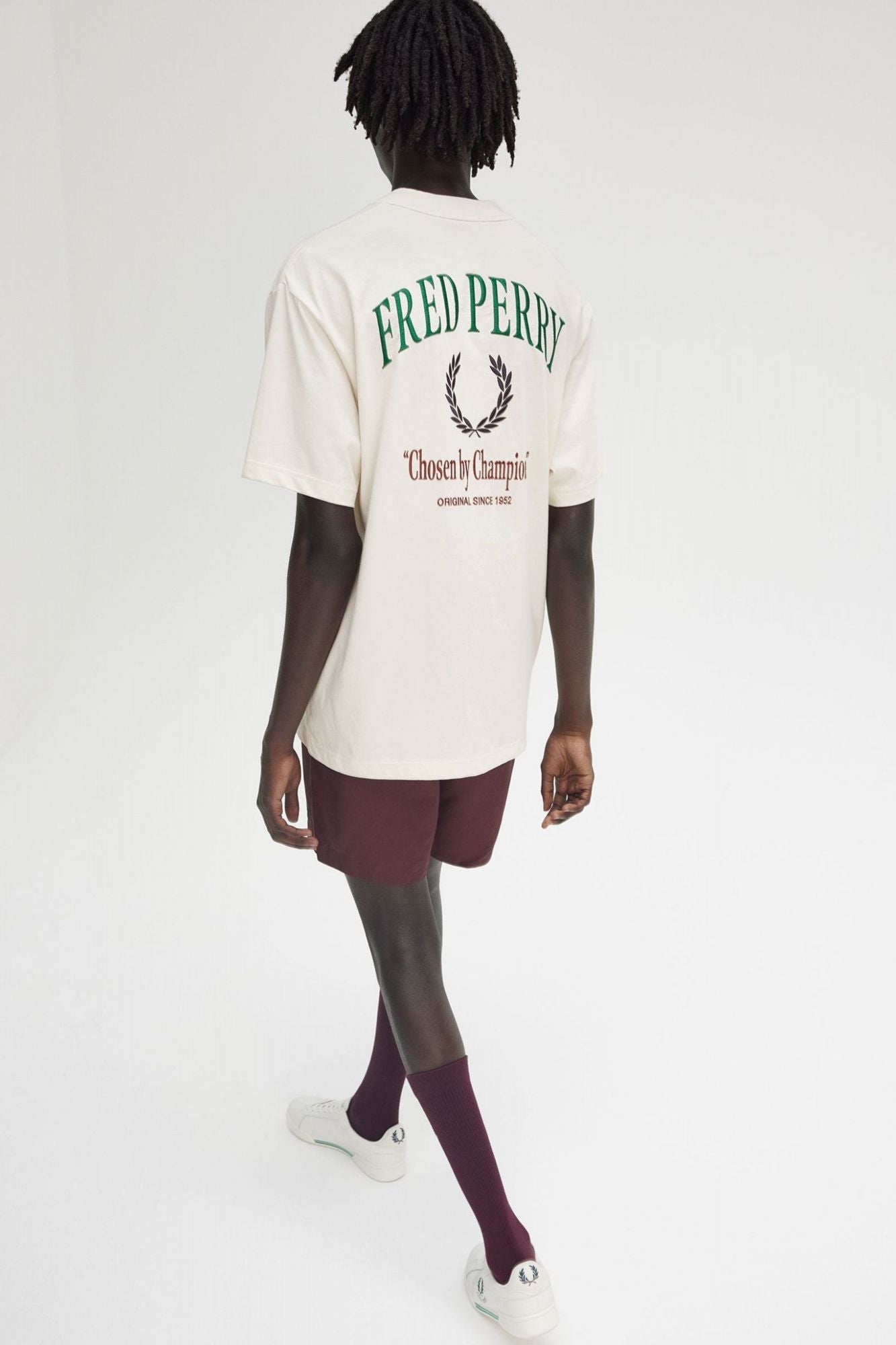 FRED PERRY EMBROIDERED CHAMPION T-SHIR en color BEIS (4)