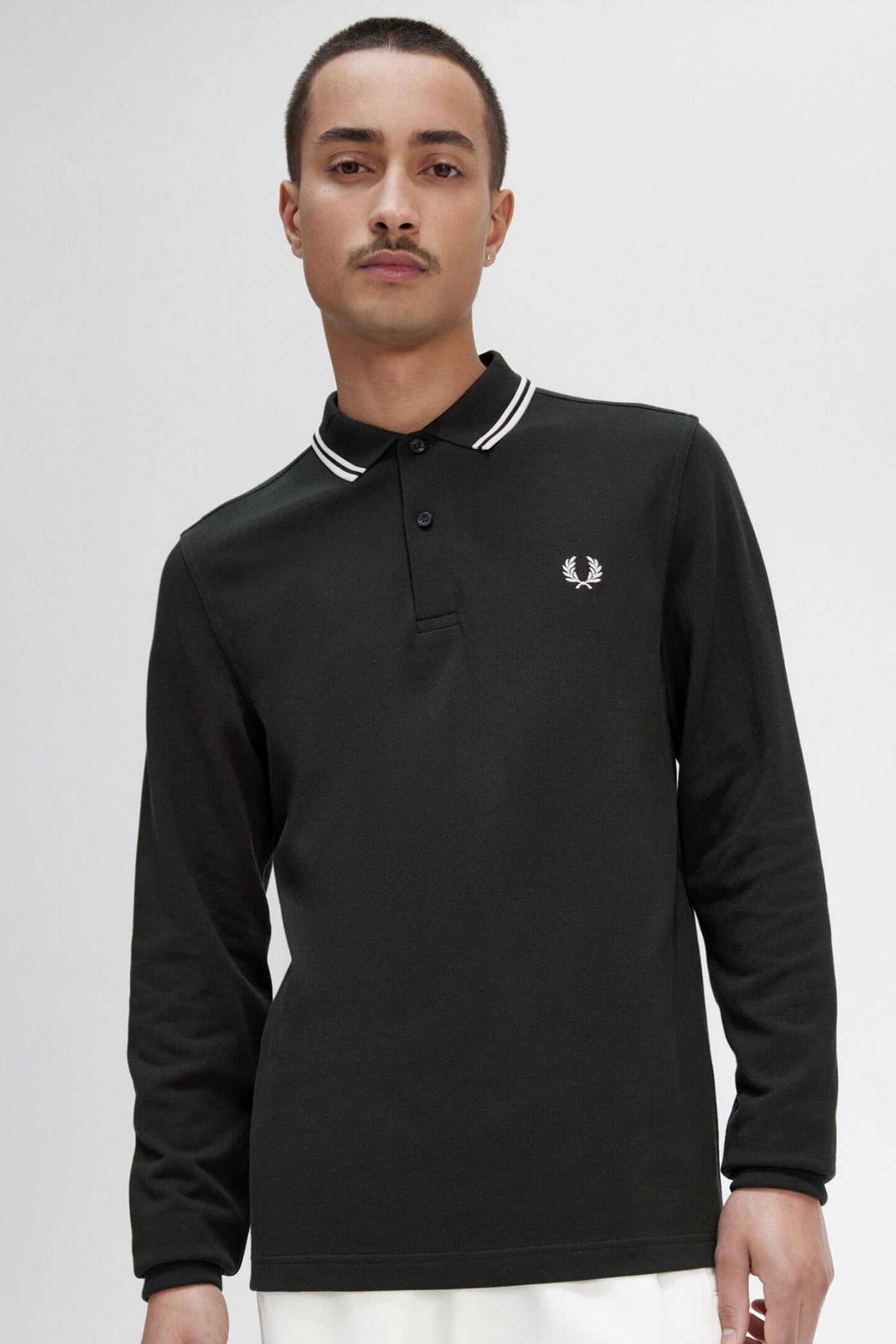 FRED PERRY LS TWIN TIPPED SHIRT en color VERDE (1)