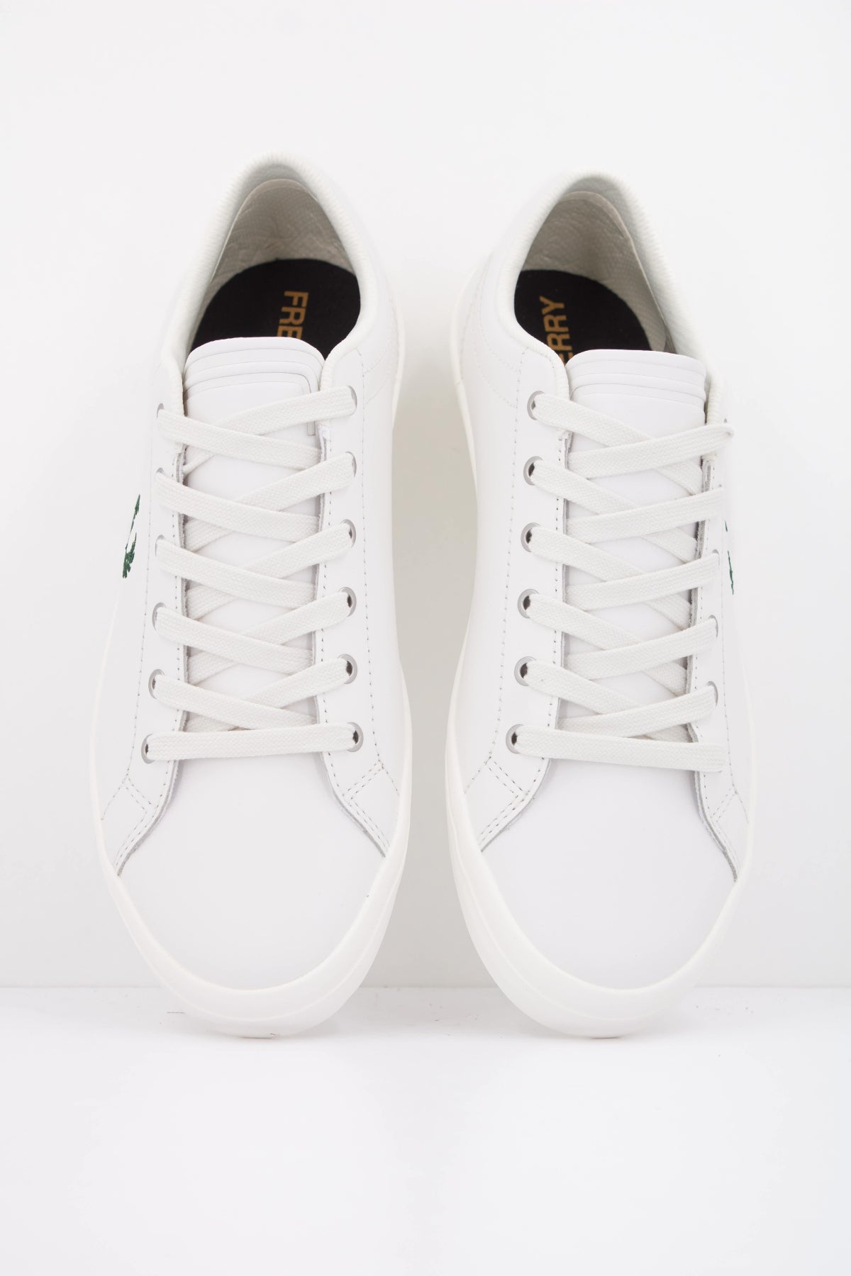 FRED PERRY BASELINE LEATHER en color BLANCO (3)