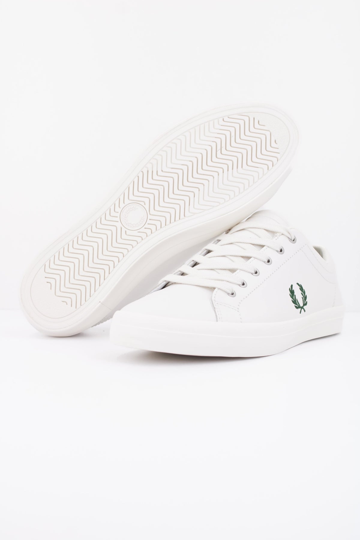 FRED PERRY BASELINE LEATHER en color BLANCO (5)