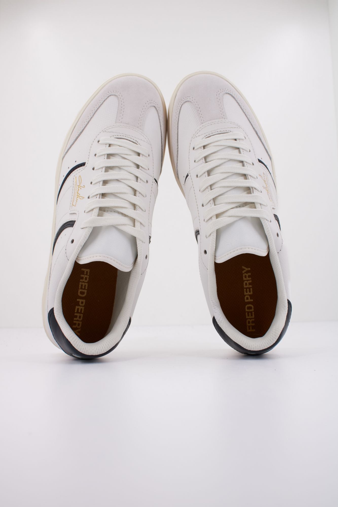 FRED PERRY B4 EMBOSSED LEATHER en color BLANCO (3)