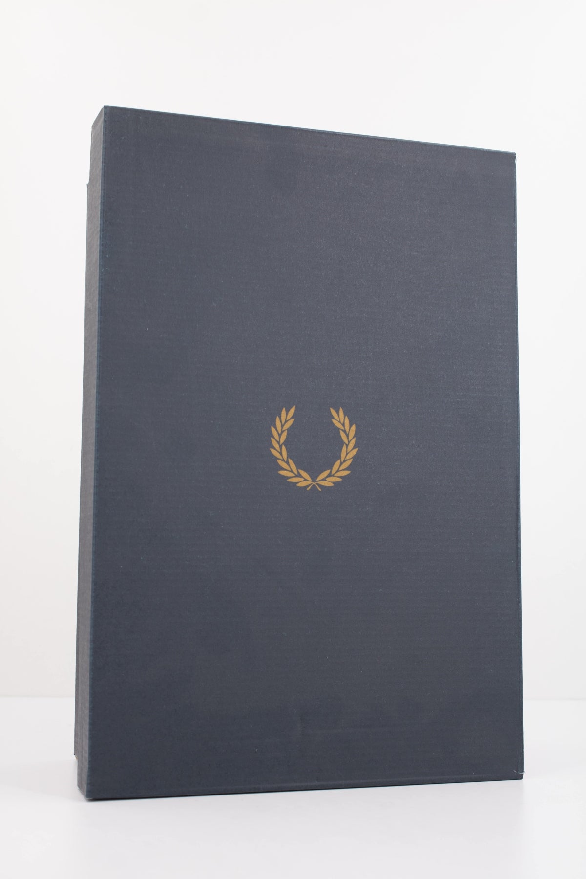 FRED PERRY B4 SUEDE en color BEIS (12)