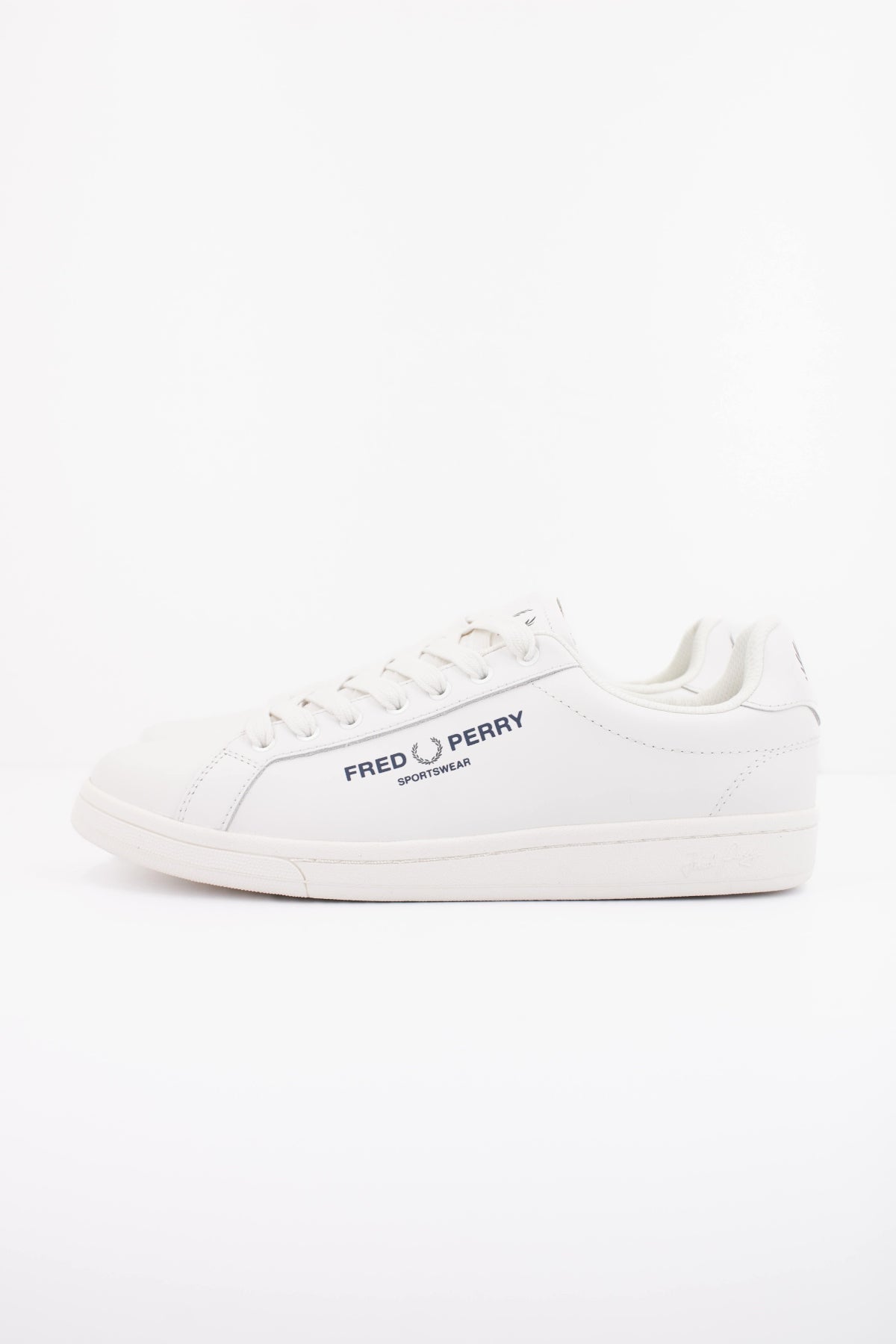 FRED PERRY LEATHER BRANDE en color BLANCO (1)