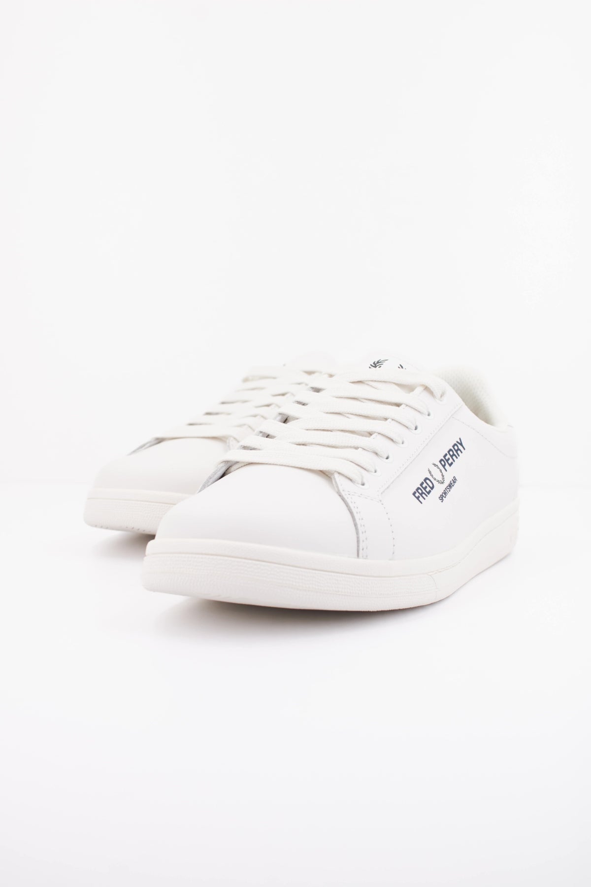 FRED PERRY LEATHER BRANDE en color BLANCO (2)