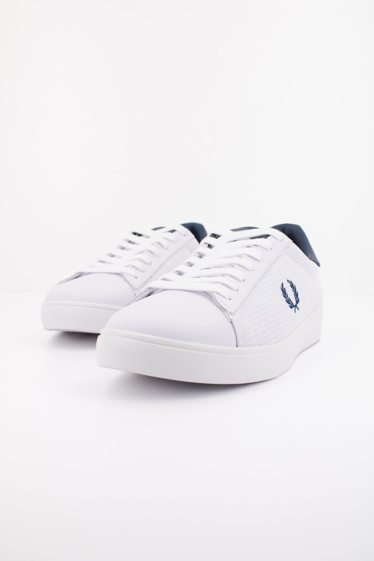 FRED PERRY SPENCER MESH LEATHER B9308 en color BLANCO (2)