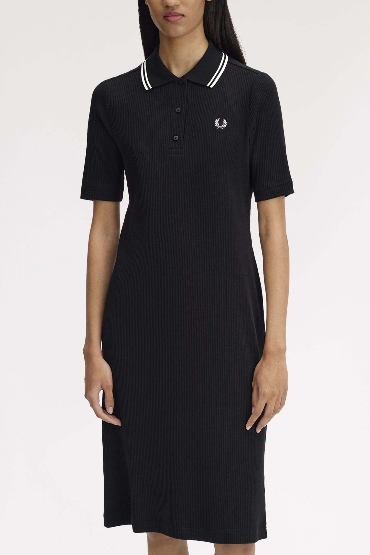 FRED PERRY RIBBED POLO DRESS en color NEGRO (1)
