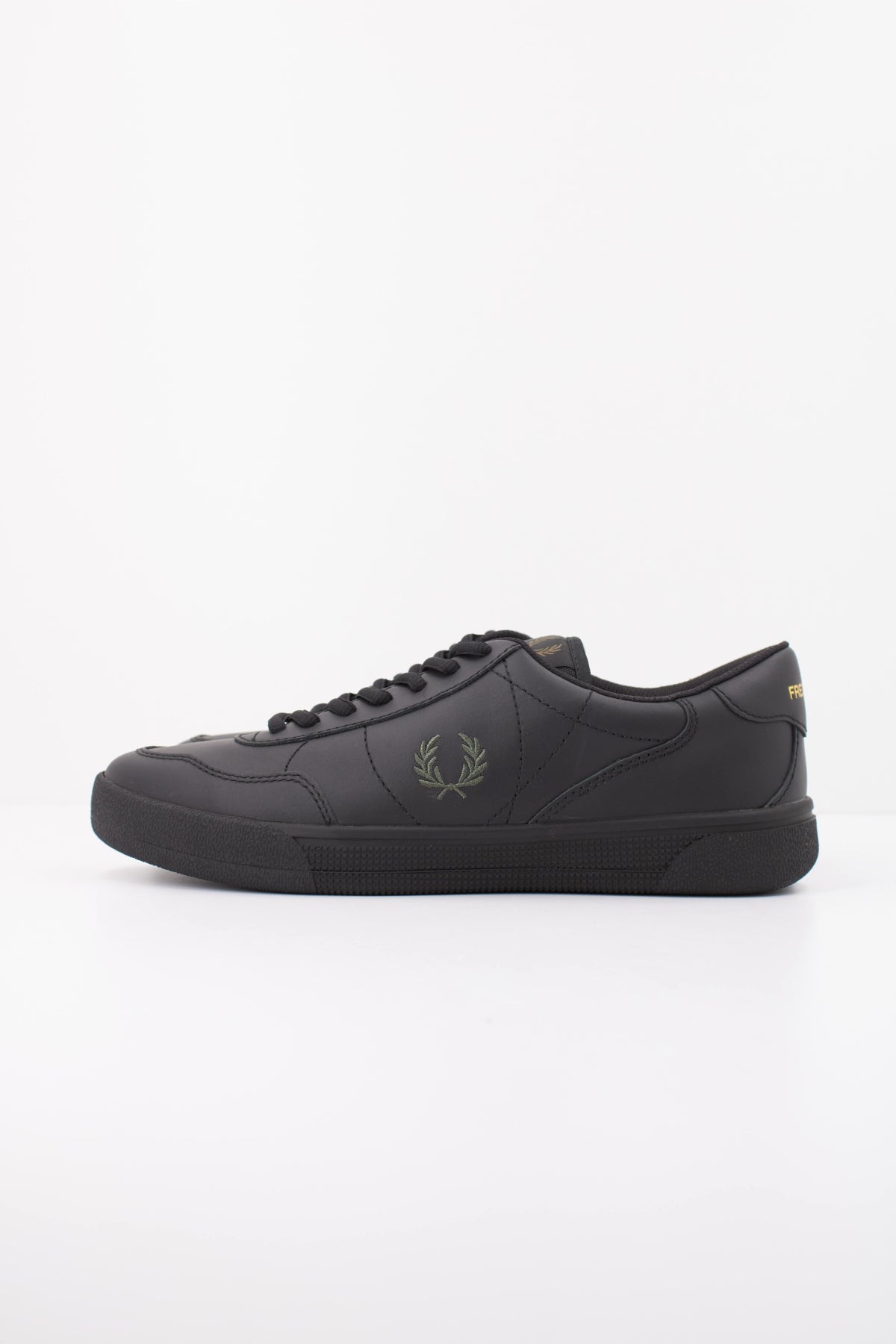 FRED PERRY B11 LEATHER B1324FP en color NEGRO (1)