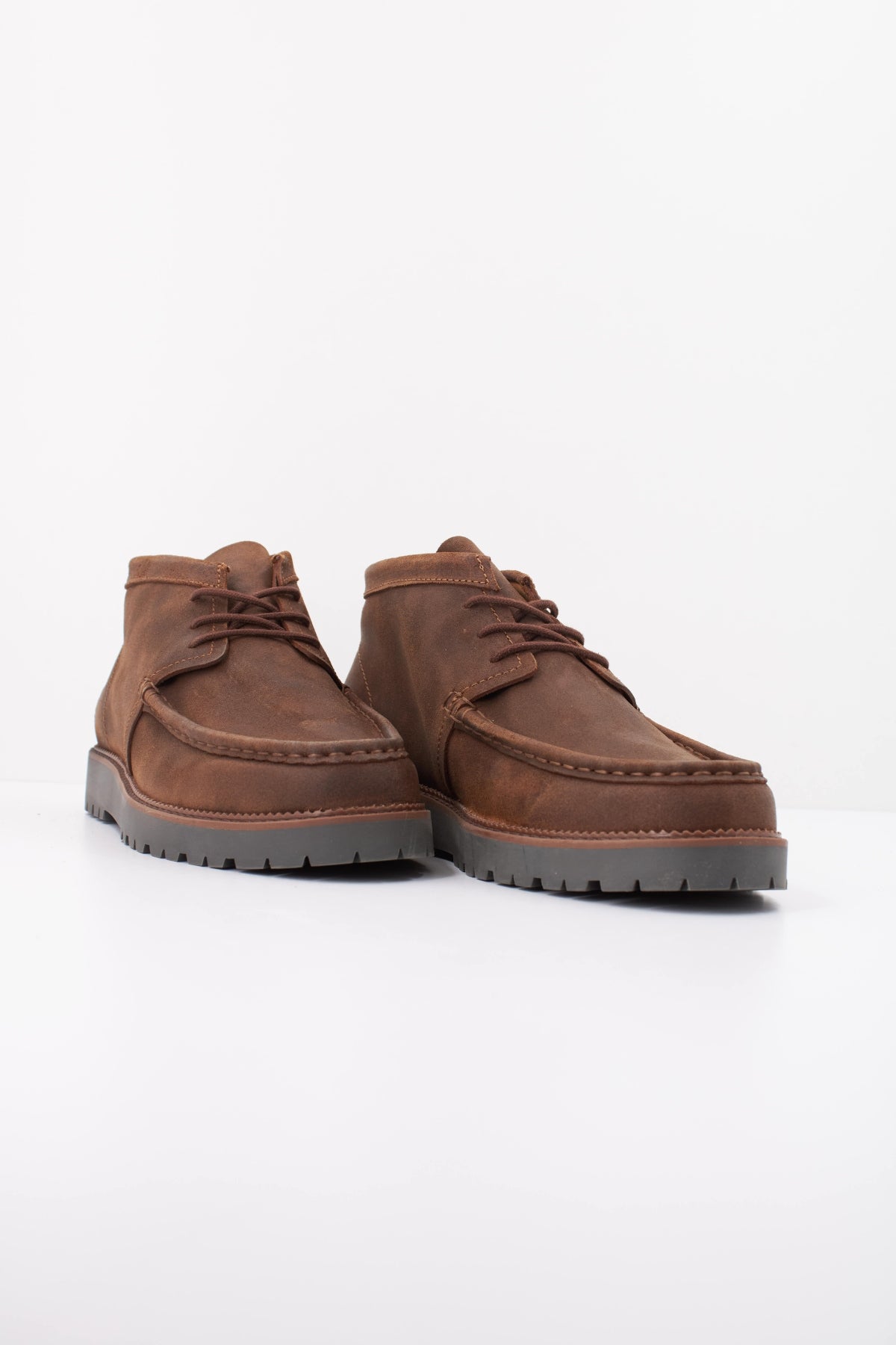 FRED PERRY KENNEY MID WAXED SUEDE B1342FP en color MARRON (2)