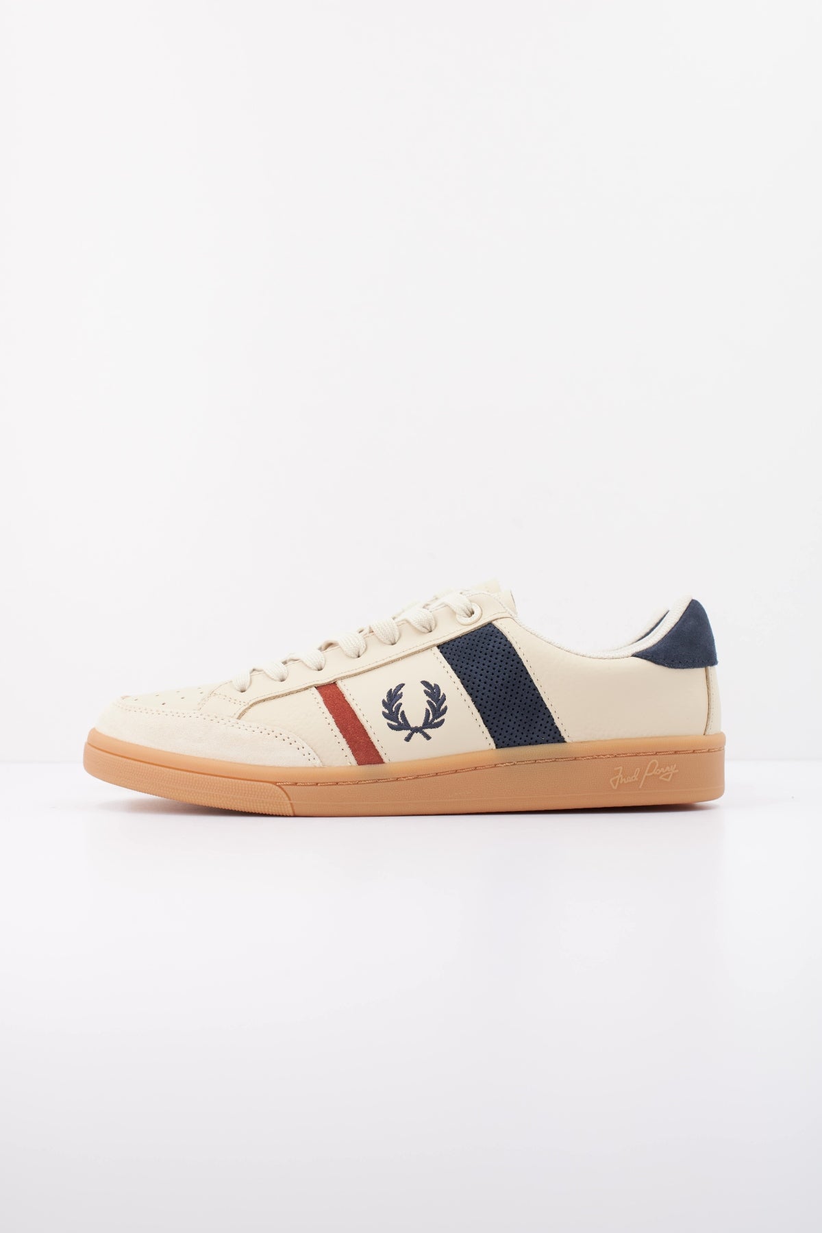 FRED PERRY B2310 ZAPATILLA B725 en color BEIS (1)