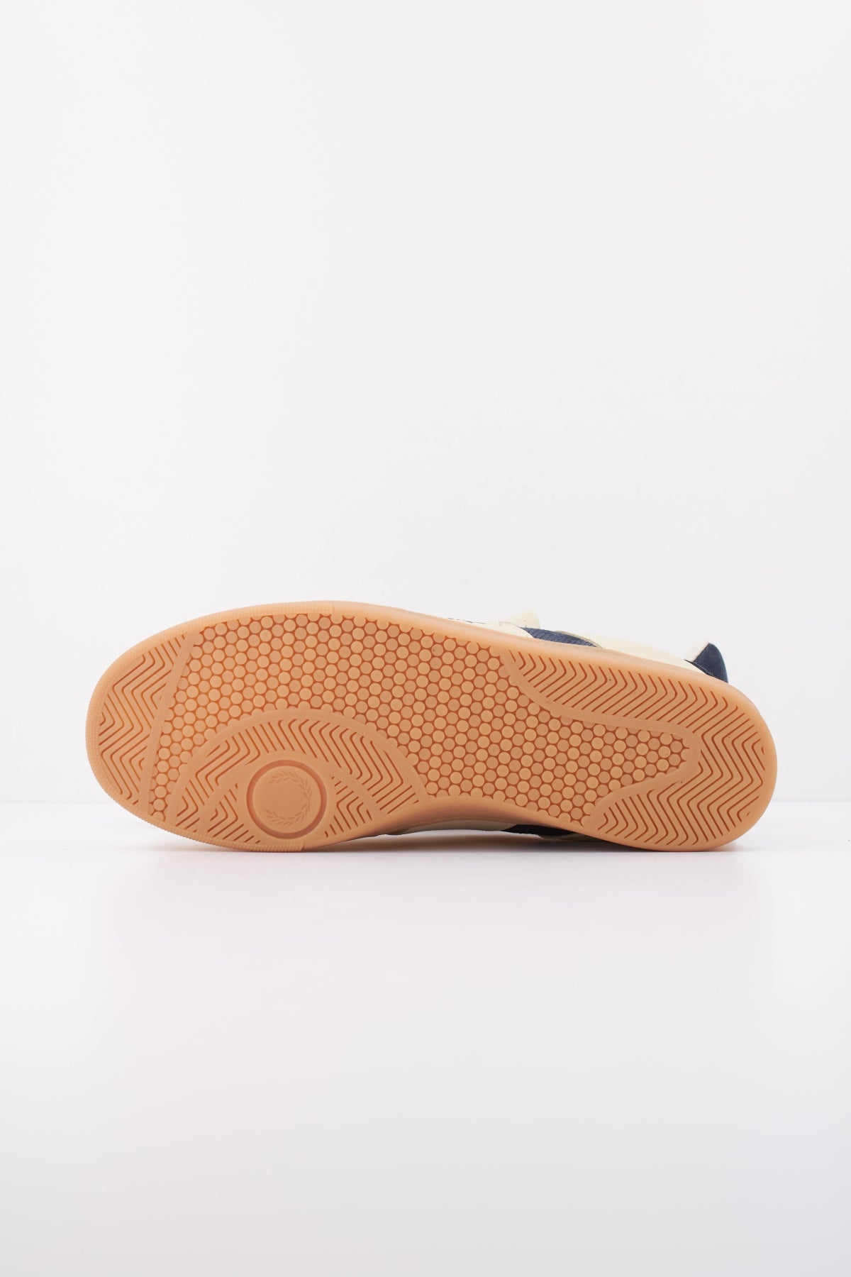 FRED PERRY B2310 ZAPATILLA B725 en color BEIS (5)
