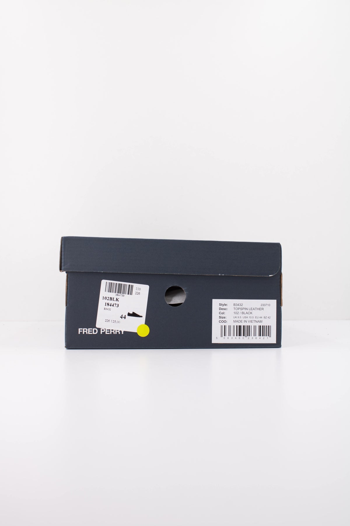 FRED PERRY B3432 en color NEGRO (6)