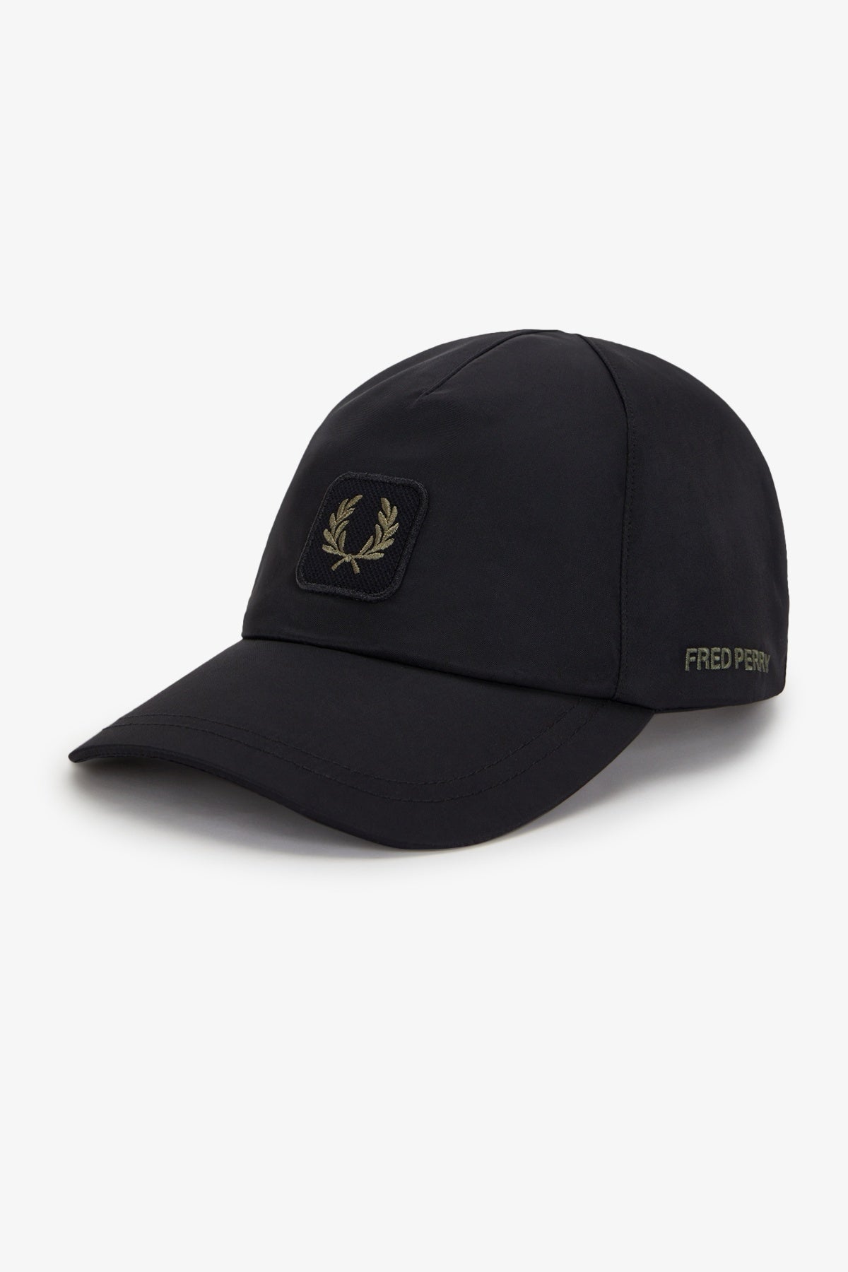 FRED PERRY CRINKLE NYLON CAP en color NEGRO (1)