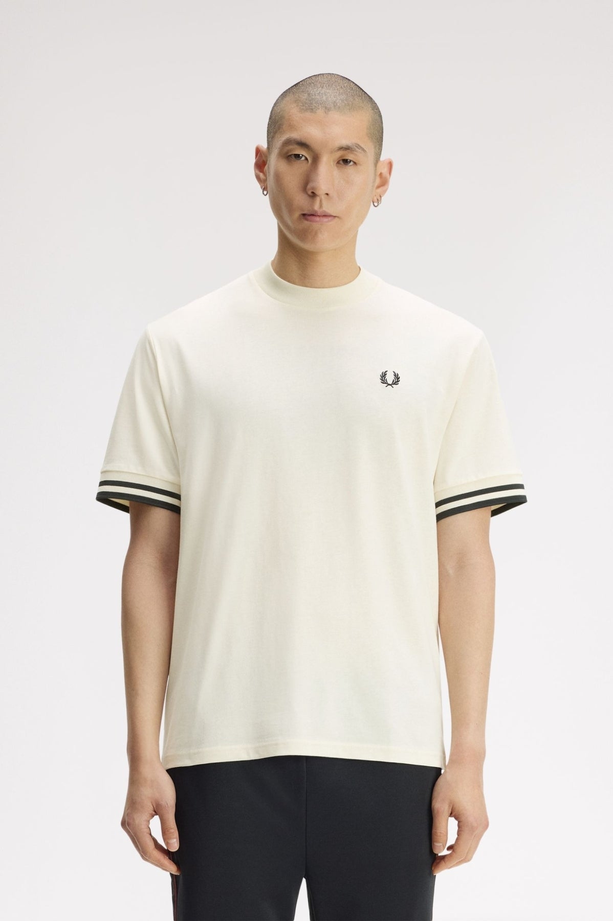 FRED PERRY BOLD TIPPED TSHIRT en color BLANCO (3)