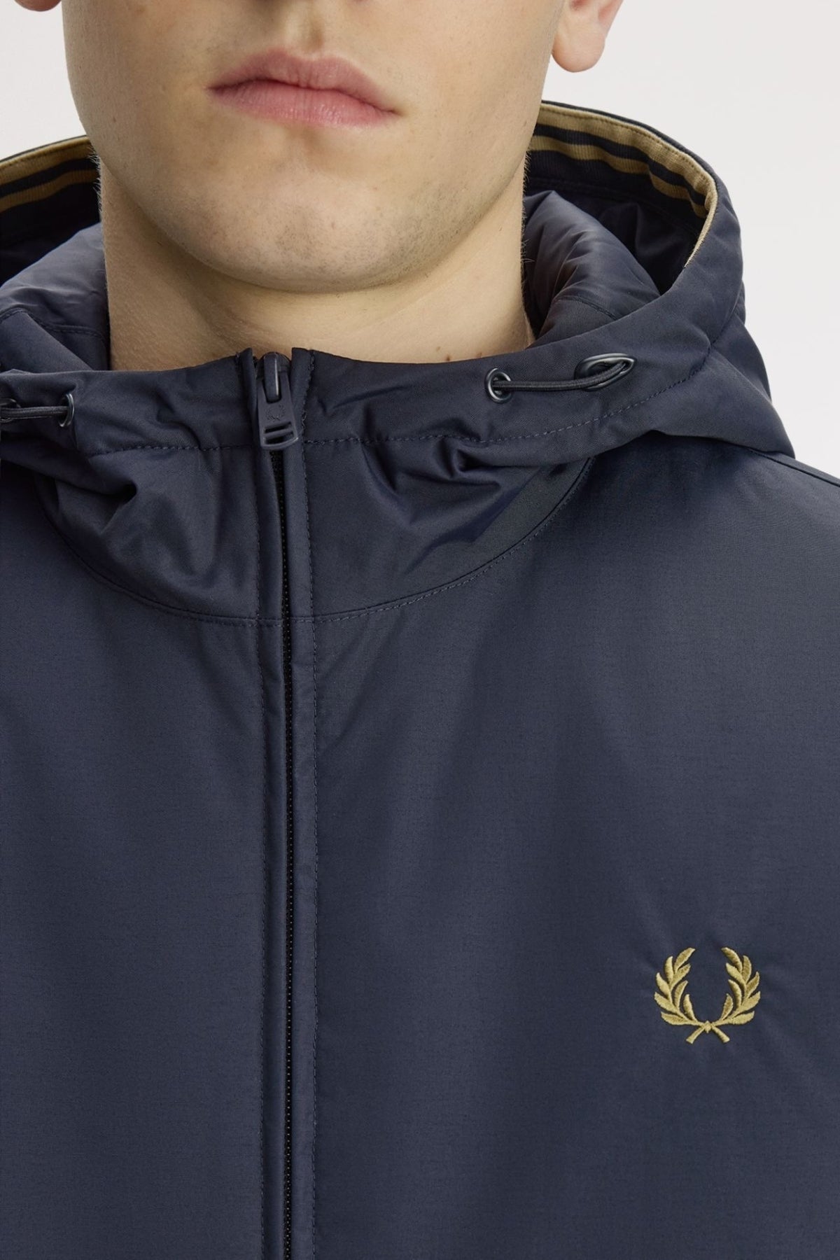 FRED PERRY HOODED BRENTHAM JACKET J1304FP en color AZUL (5)