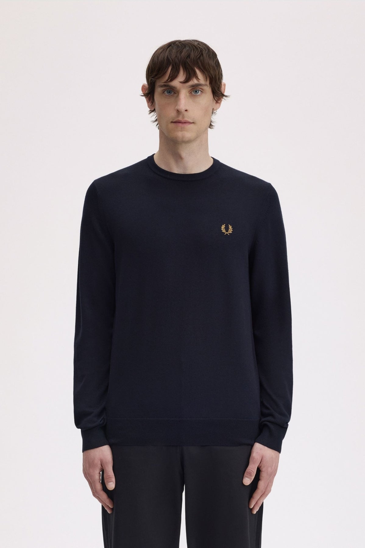 FRED PERRY CLASSIC CREW NECK JUMPER K9601FP en color AZUL (1)