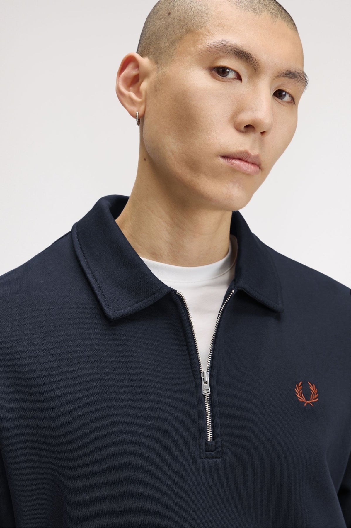 FRED PERRY HALF ZIP COLLARED SWEAT-SHIRT M2426FP en color AZUL (6)