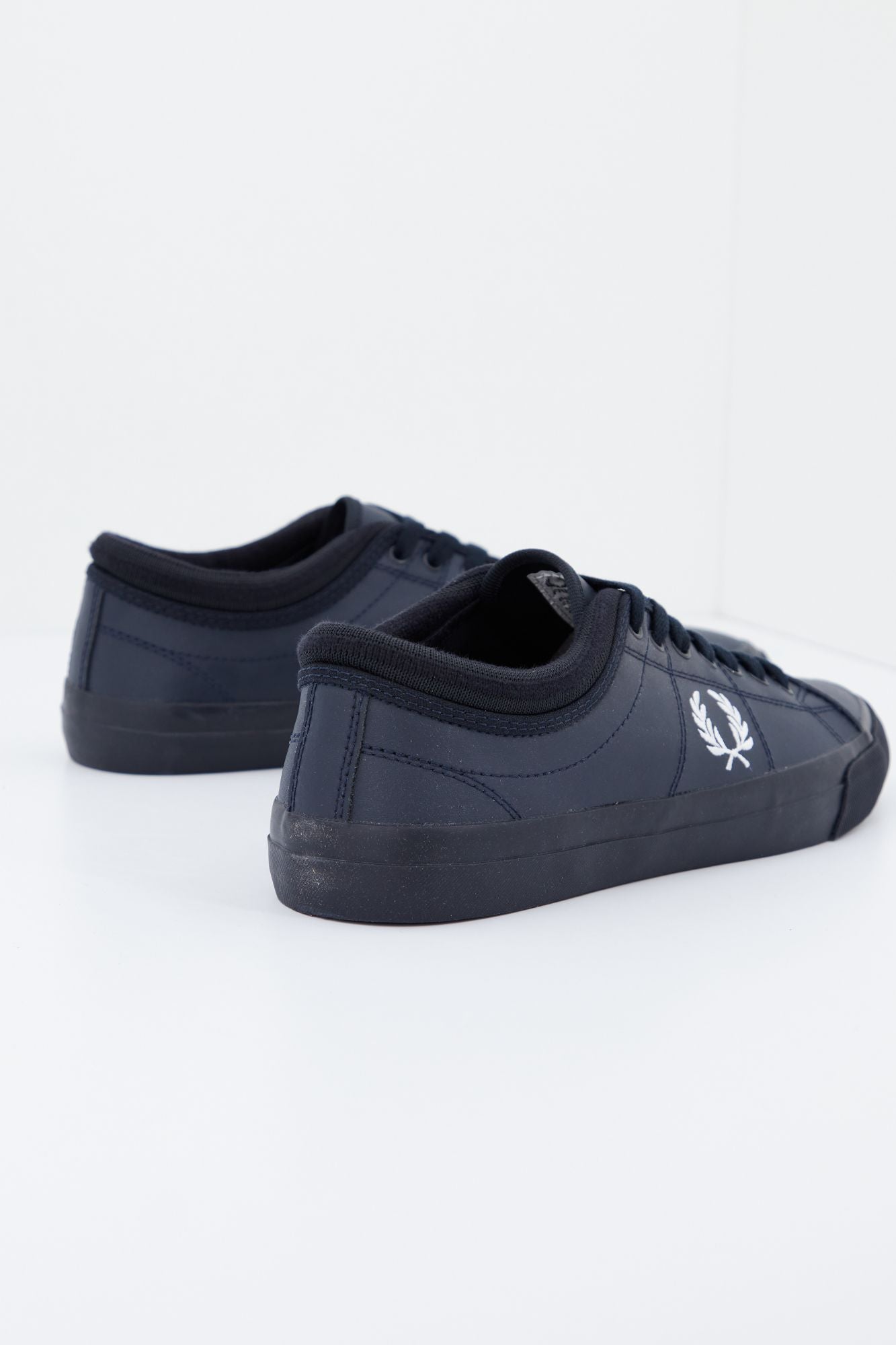 FRED PERRY KENDRICK LEATHER en color AZUL (3)