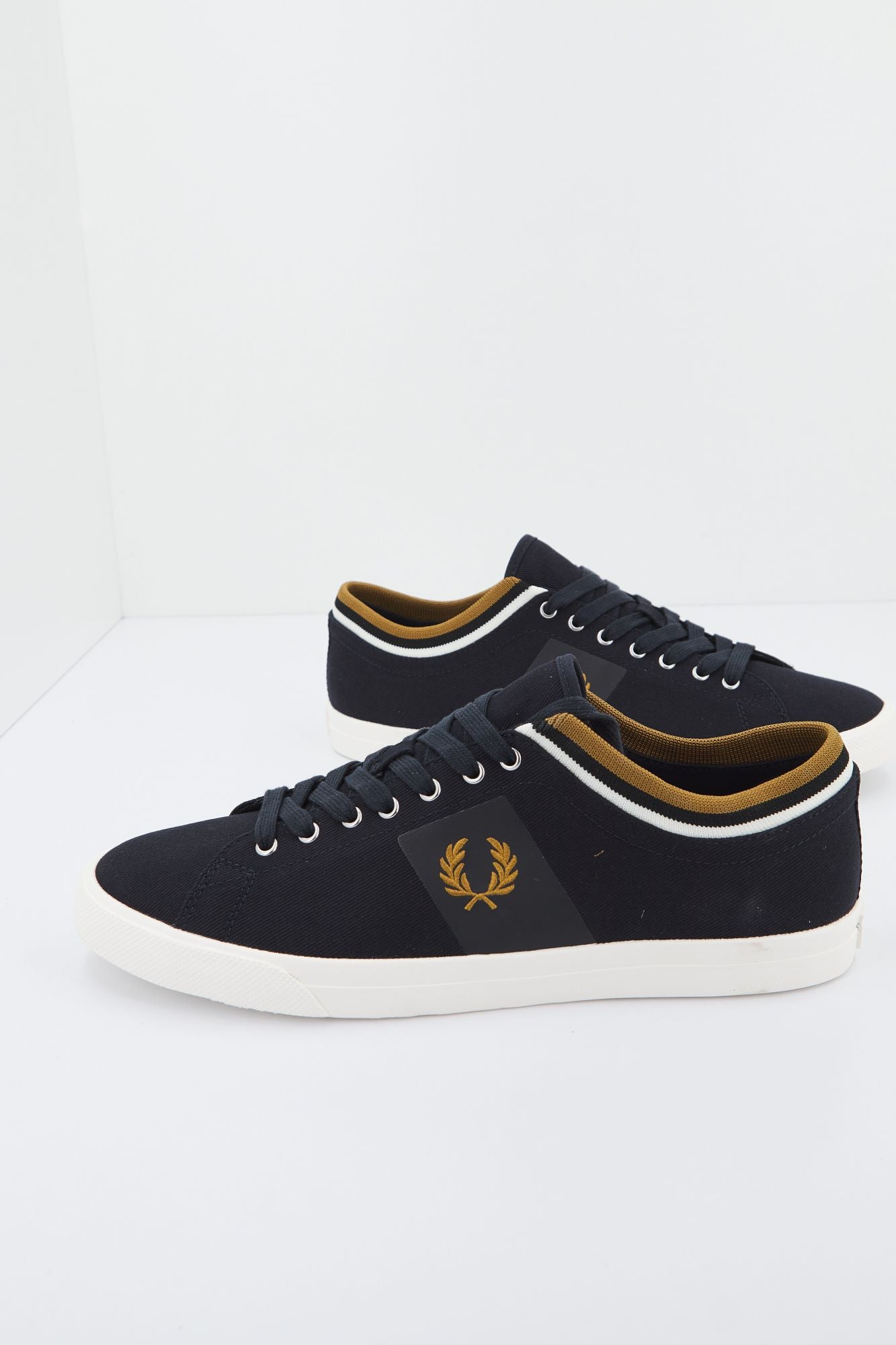 FRED PERRY UNDERSPIN TIPPED CT en color AZUL (2)