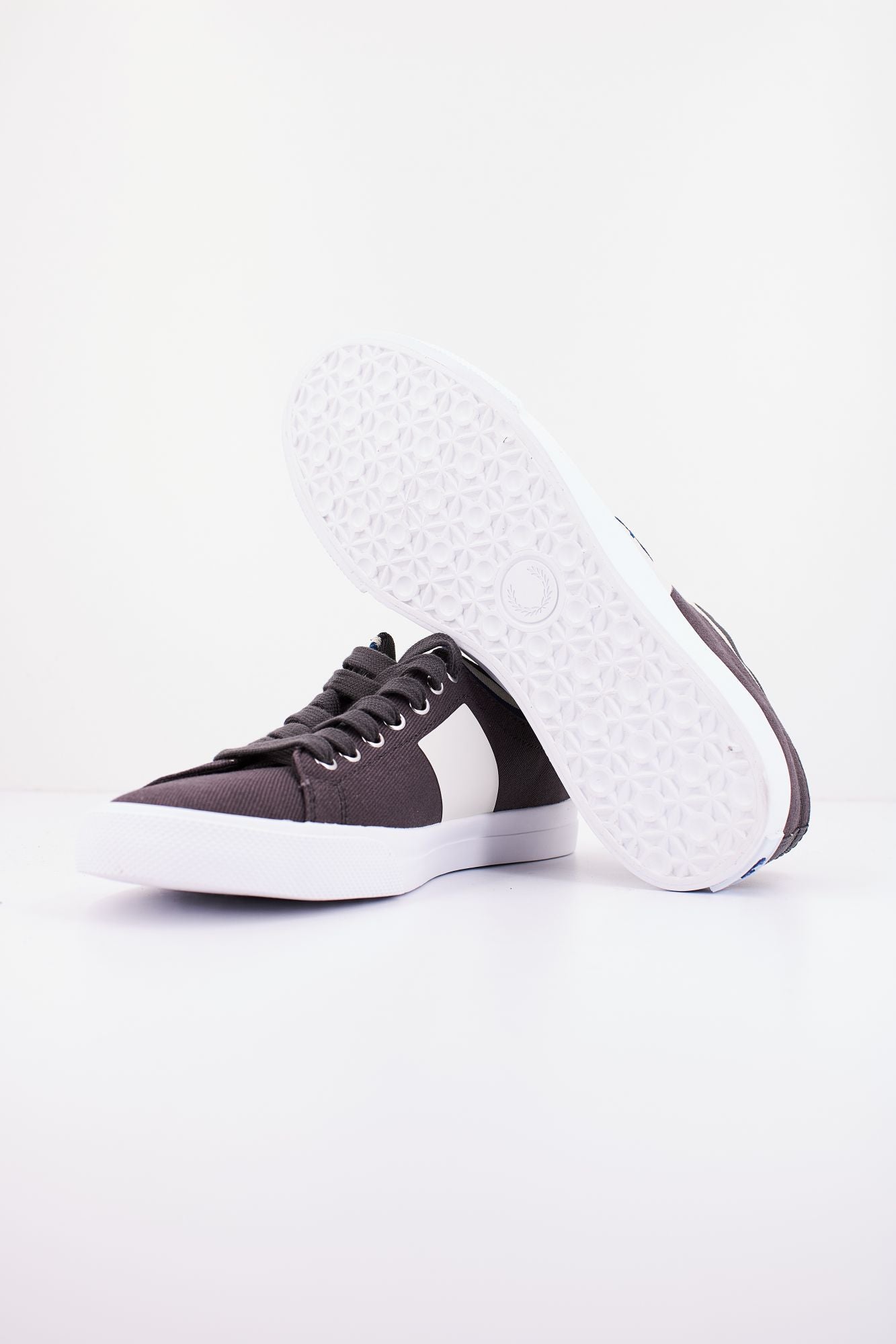 FRED PERRY UNDERSPIN TIPPED CT en color MARRON (4)