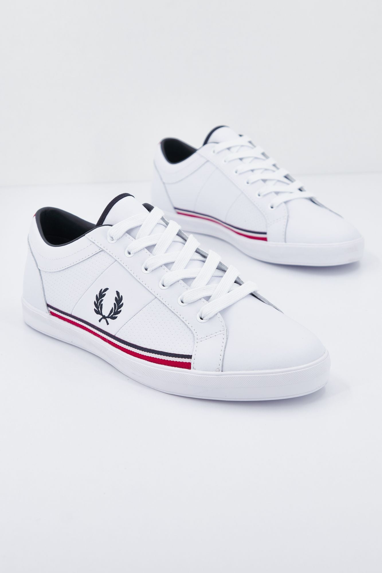 FRED PERRY BASELINE PERF LTHR en color BLANCO (2)