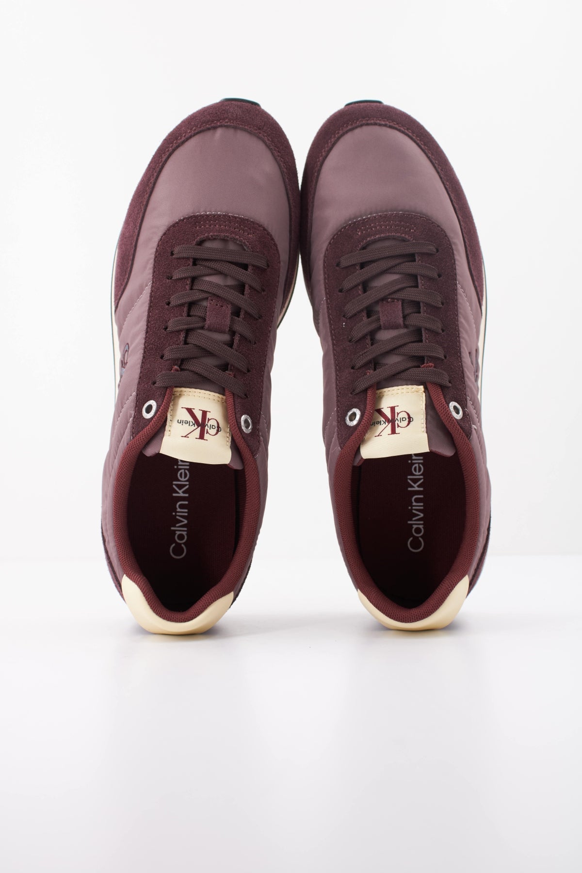 CALVIN KLEIN RETRO RUNNER ESS en color BURDEOS (3)