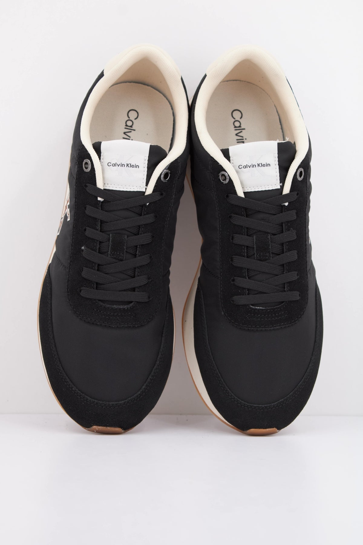 CALVIN KLEIN RETRO RUNNER ESS MIX MAT en color NEGRO (3)