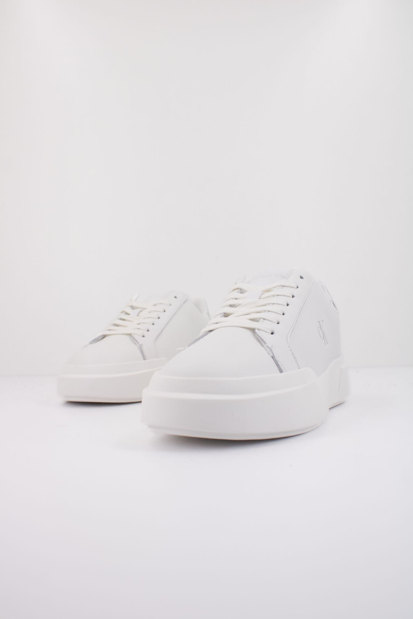 CALVIN KLEIN CHUNKY CUPSOLE LACEUP LT en color BLANCO (2)