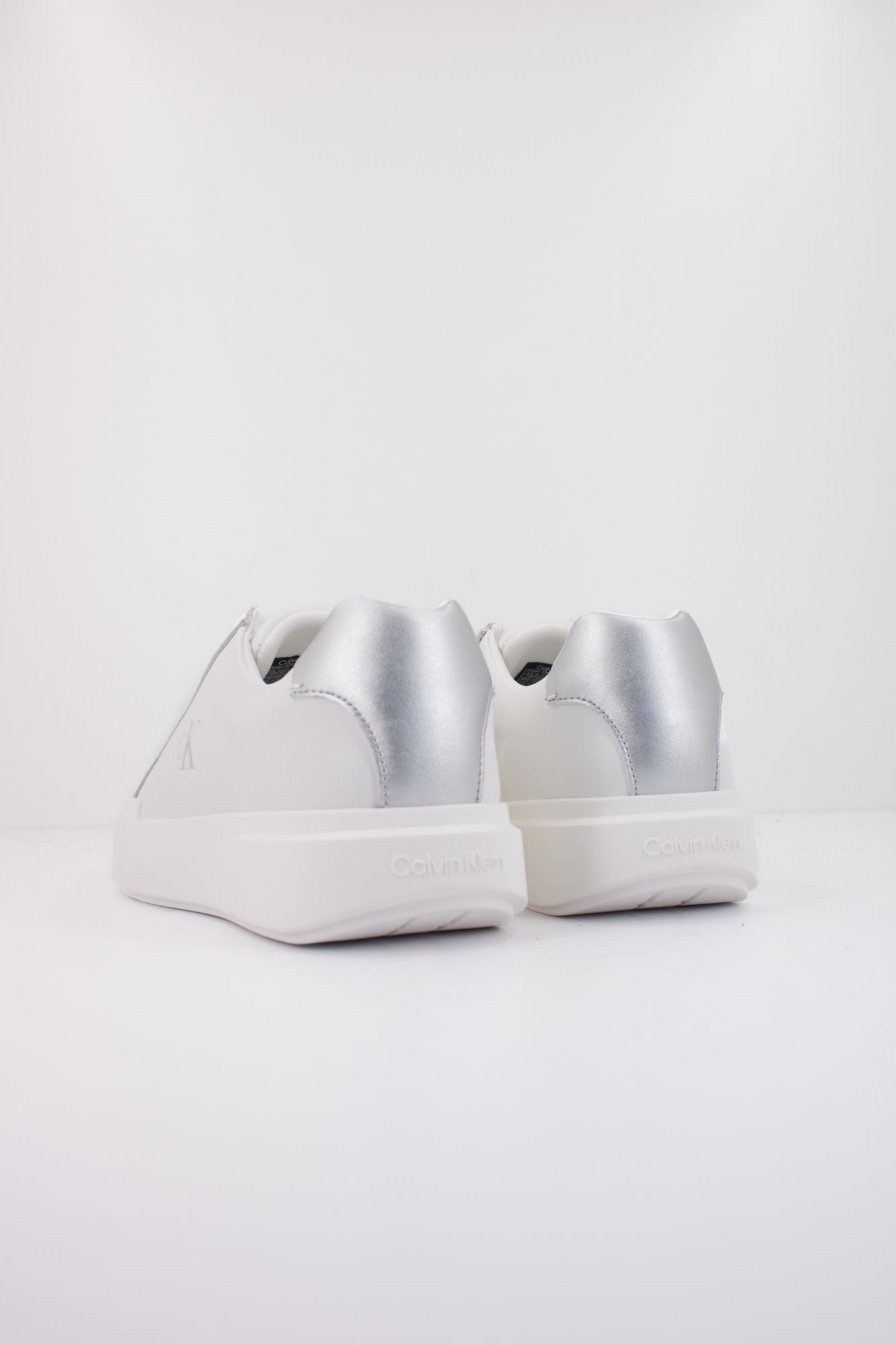CALVIN KLEIN CHUNKY CUPSOLE LACEUP LT en color BLANCO (4)