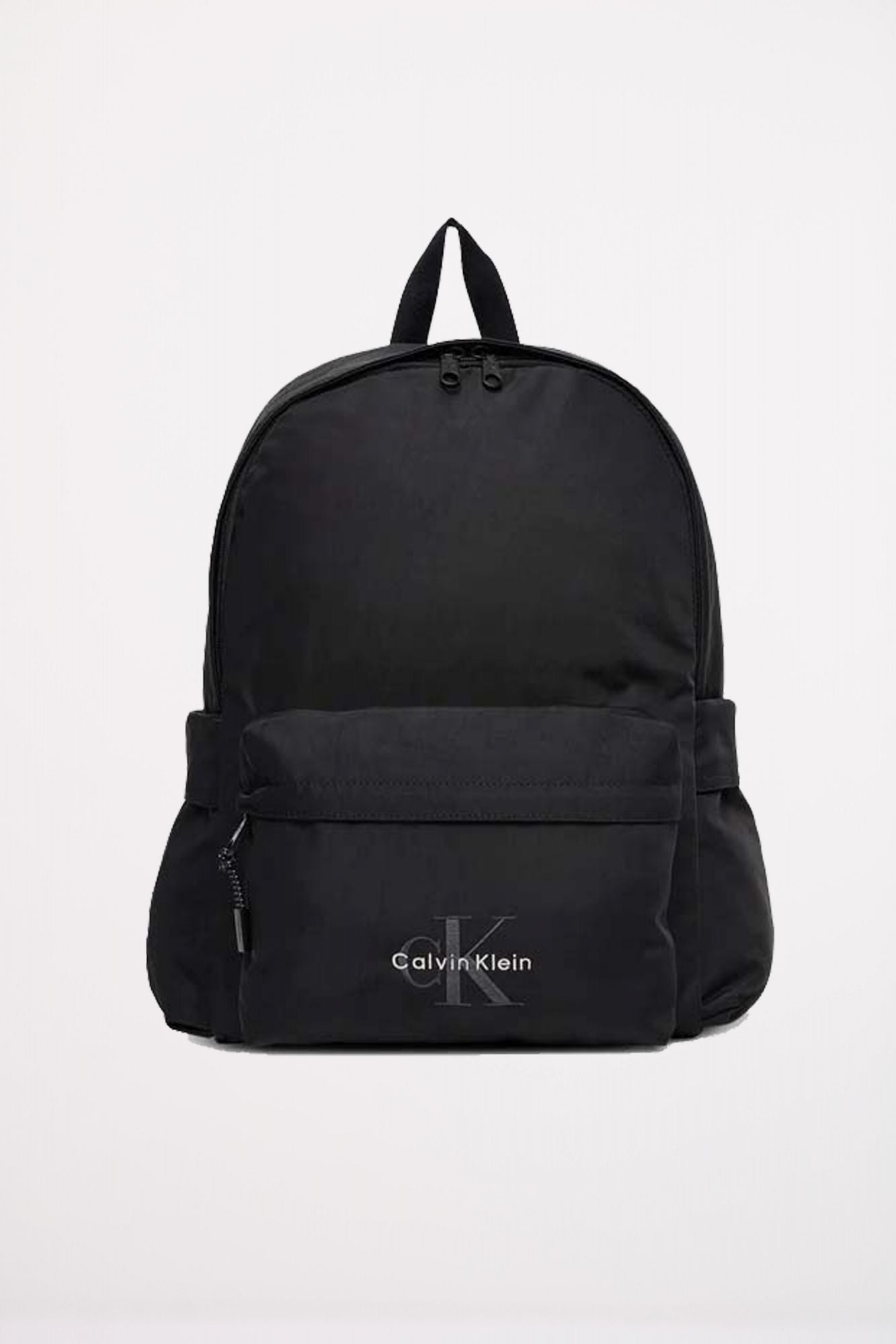 CALVIN KLEIN BOLD ROUND BACKPACK en color NEGRO (1)