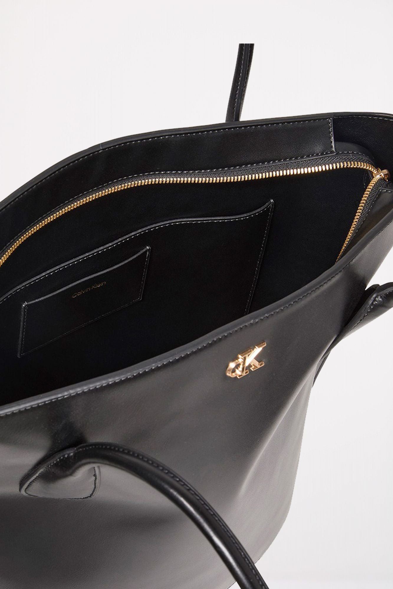 CALVIN KLEIN CK MEDIUM TOTE en color NEGRO (3)
