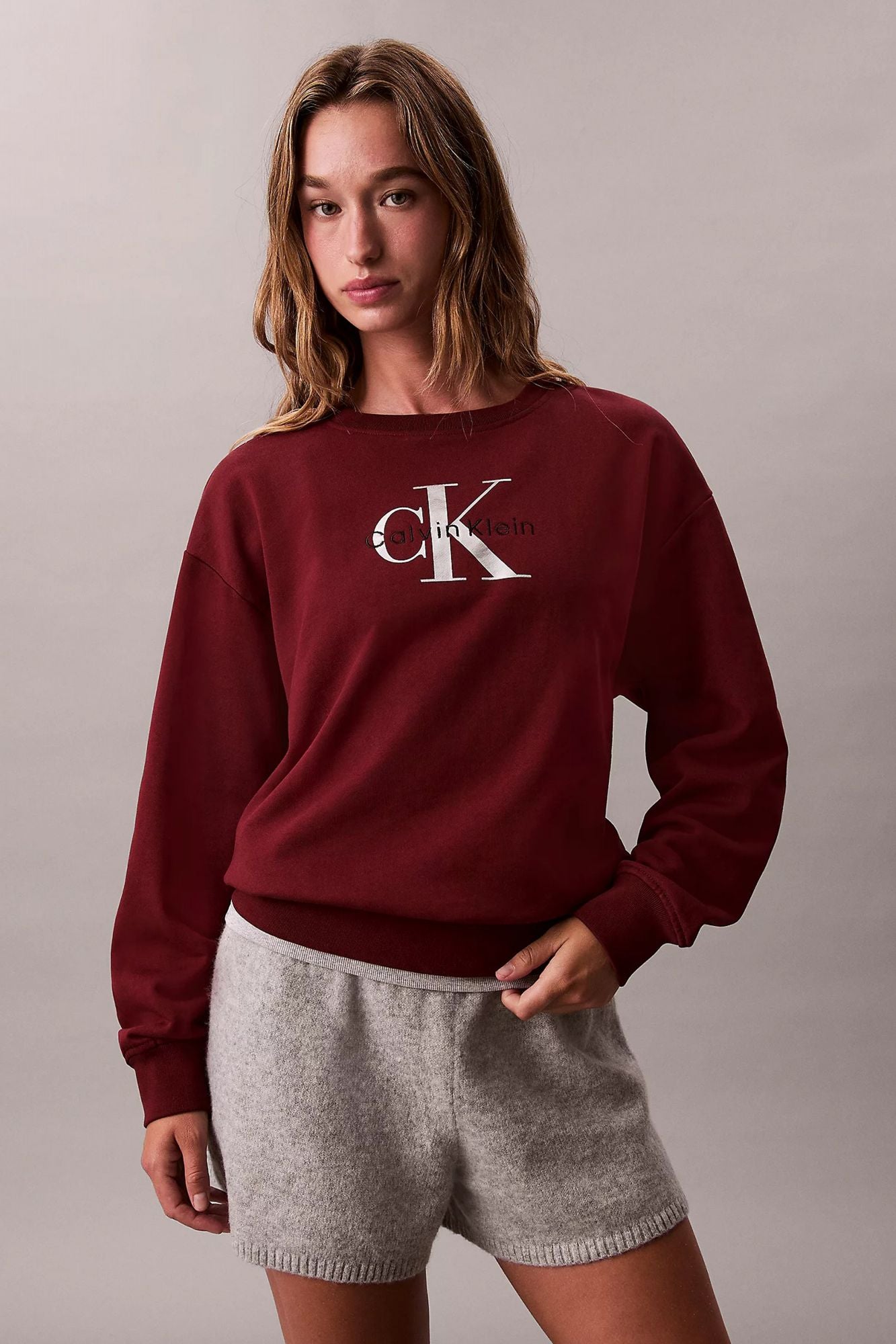 CALVIN KLEIN LS MONOLOGO FRENCH TERRY en color ROJO (1)