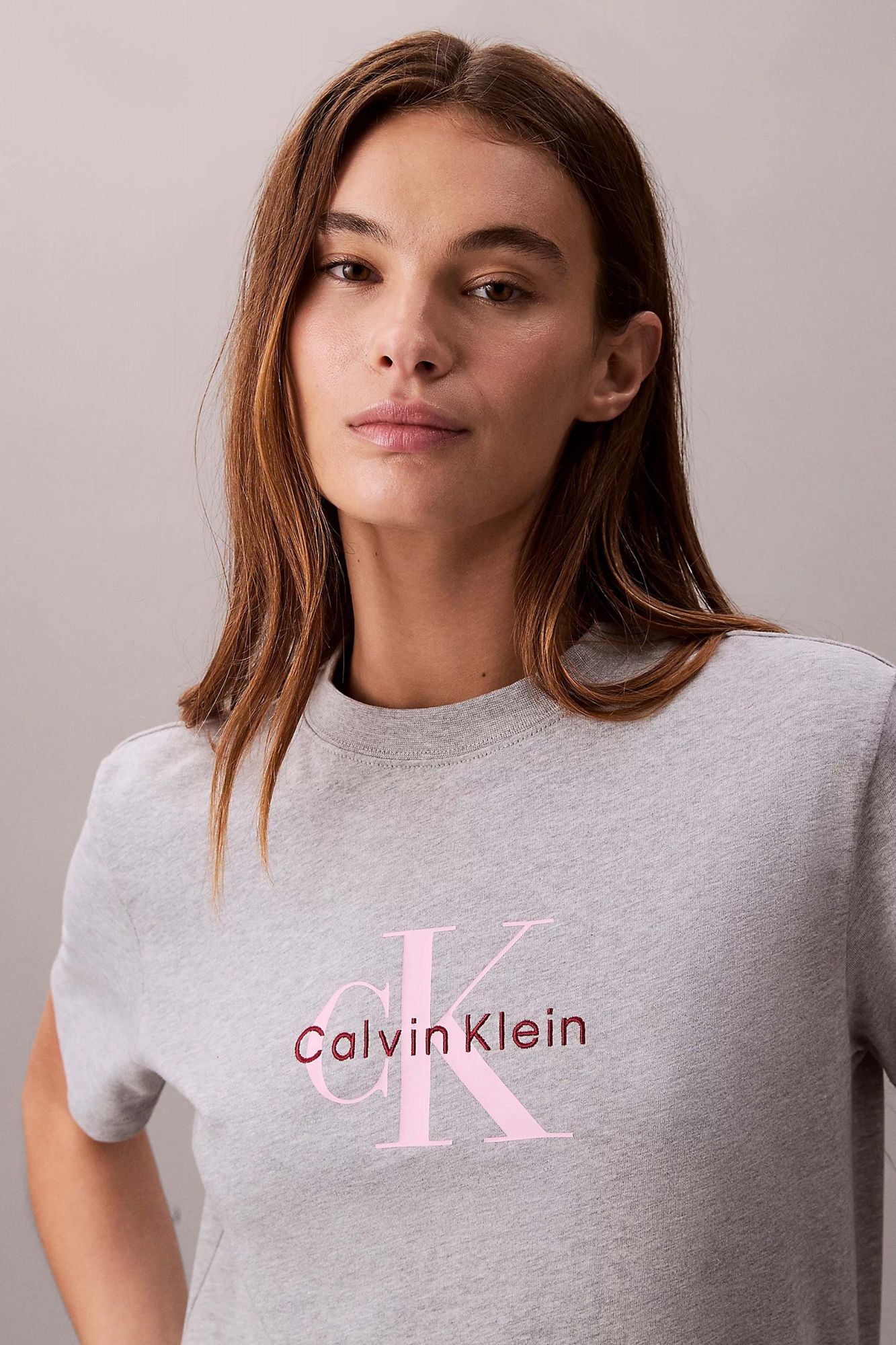CALVIN KLEIN HERO SS CLASSIC MONO TEE en color GRIS (3)