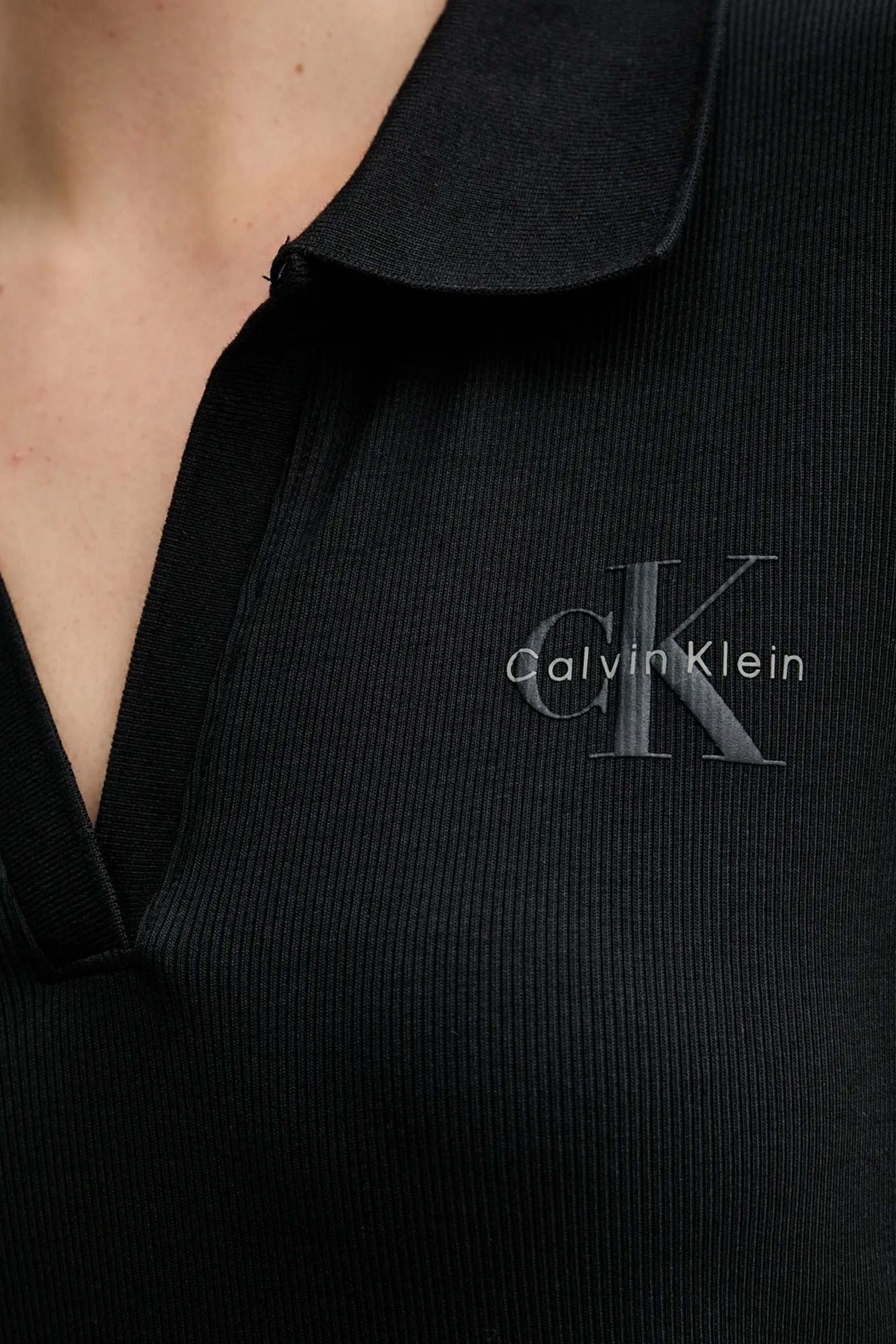 CALVIN KLEIN SLIM RIBBED COTTON POLO DRESS en color NEGRO (3)