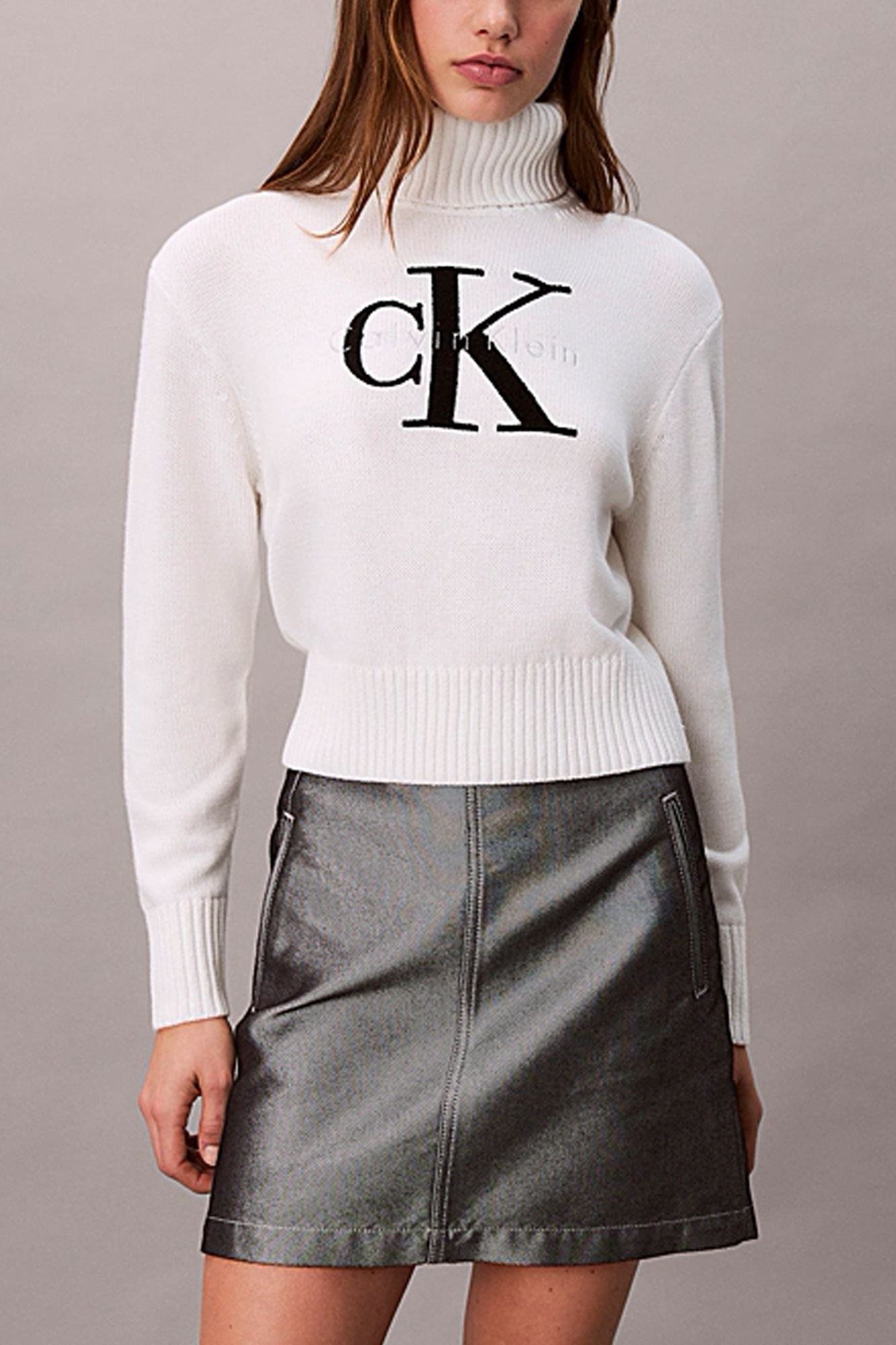 CALVIN KLEIN CHENILLE MONOLOGO en color BLANCO (3)