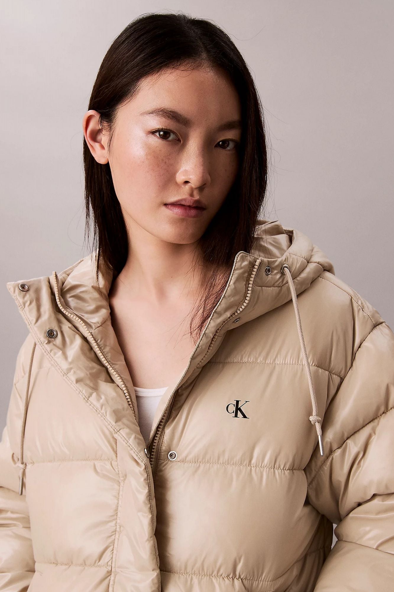 CALVIN KLEIN SHINE PUFFER JACKET en color BEIS (1)