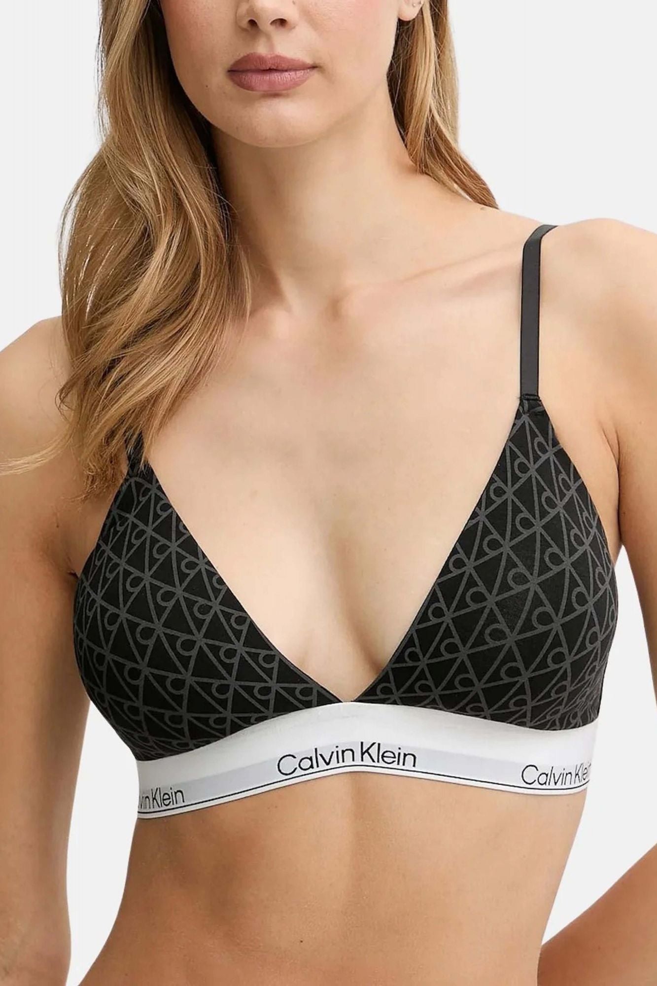 CALVIN KLEIN LIGHTLY LINED TRIANGLE en color NEGRO (1)