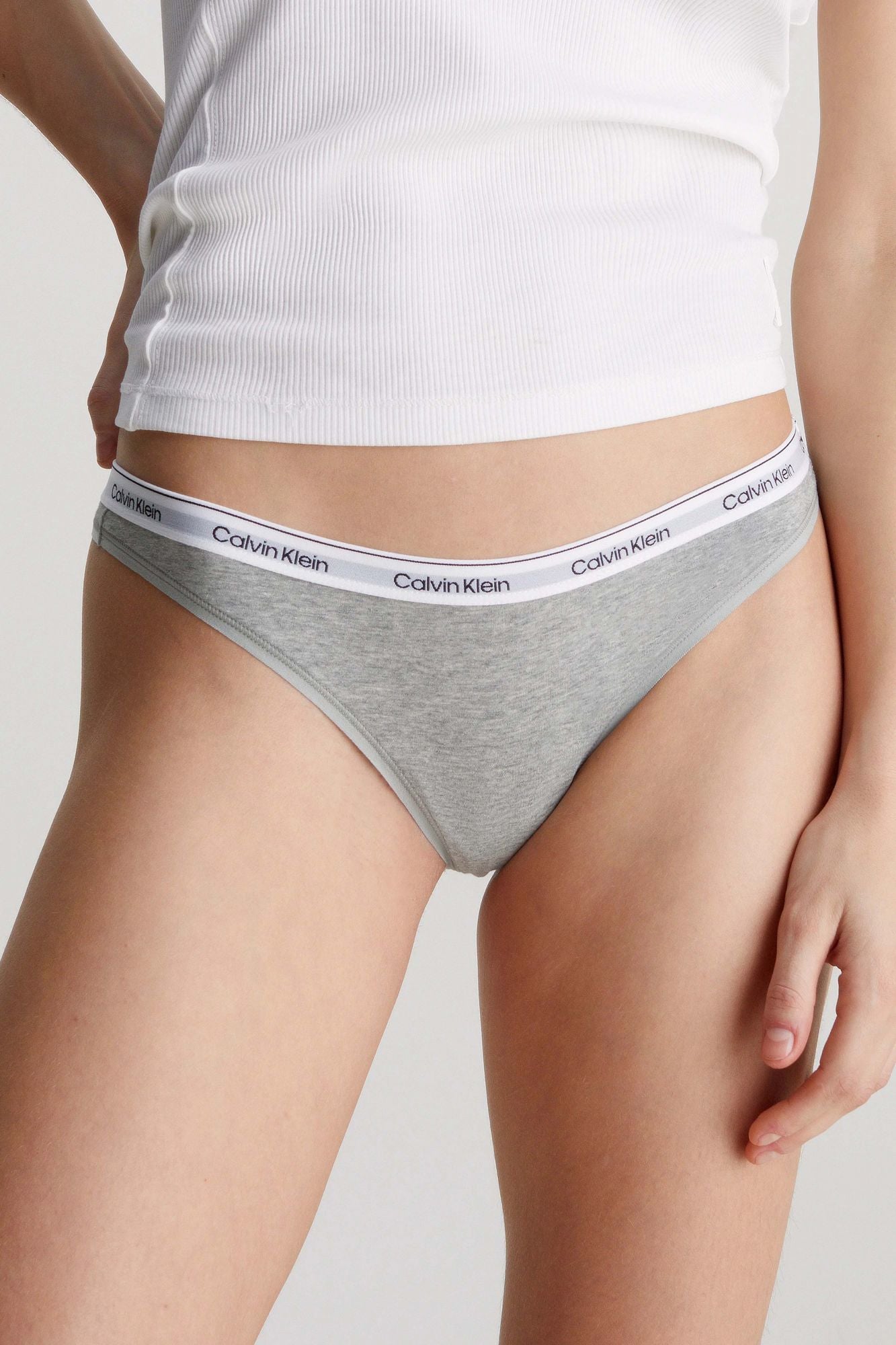 CALVIN KLEIN THONG en color GRIS (2)