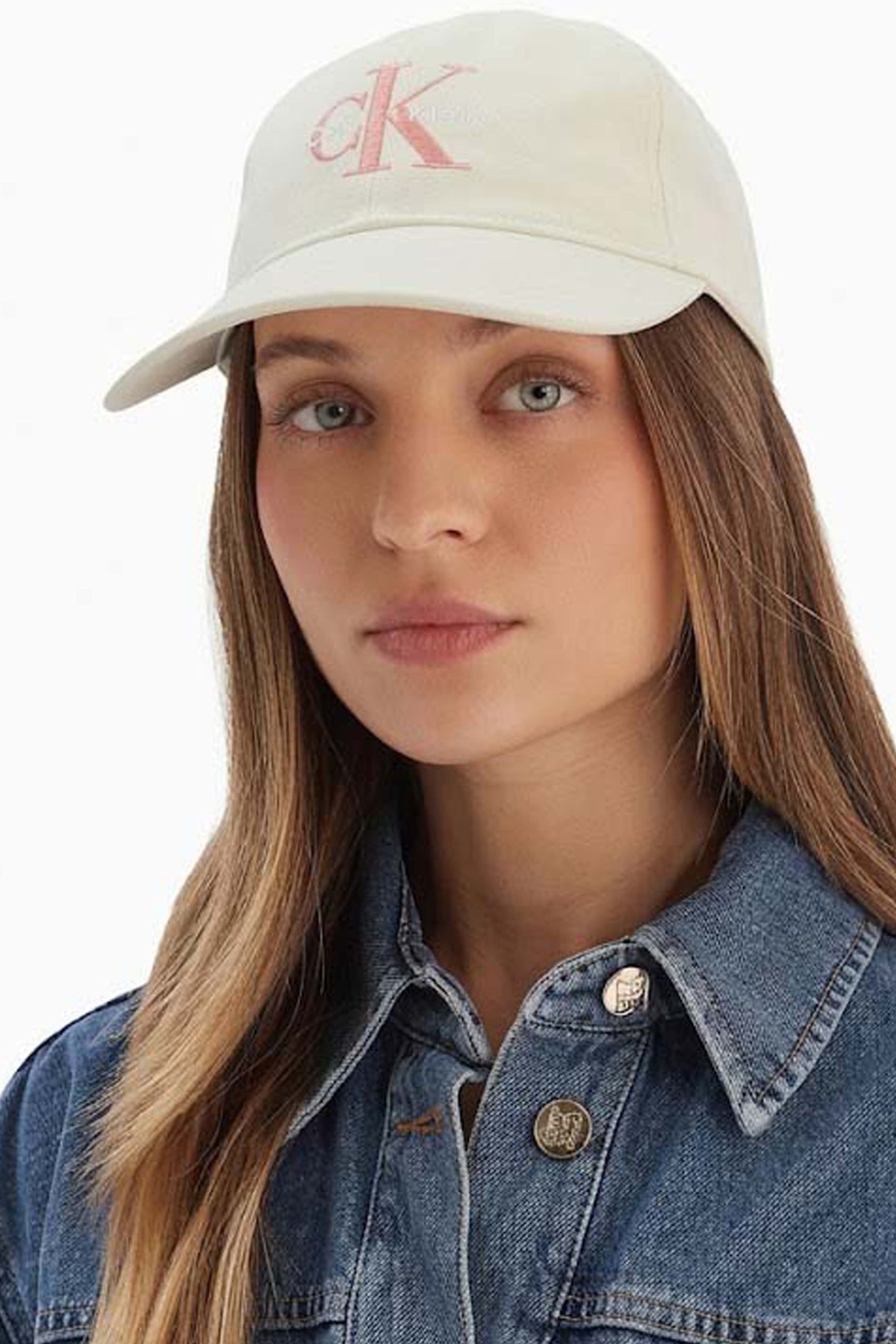 CALVIN KLEIN CAP en color BEIS (1)