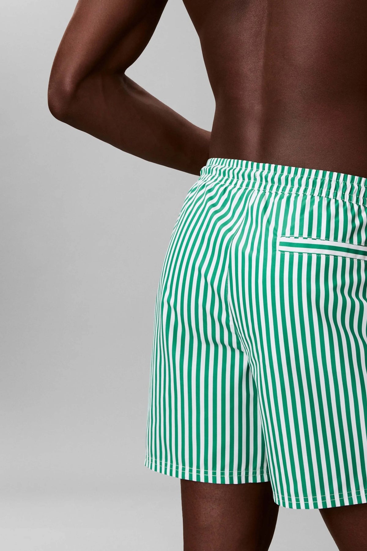 CALVIN KLEIN LV00N61045 en color VERDE (2)