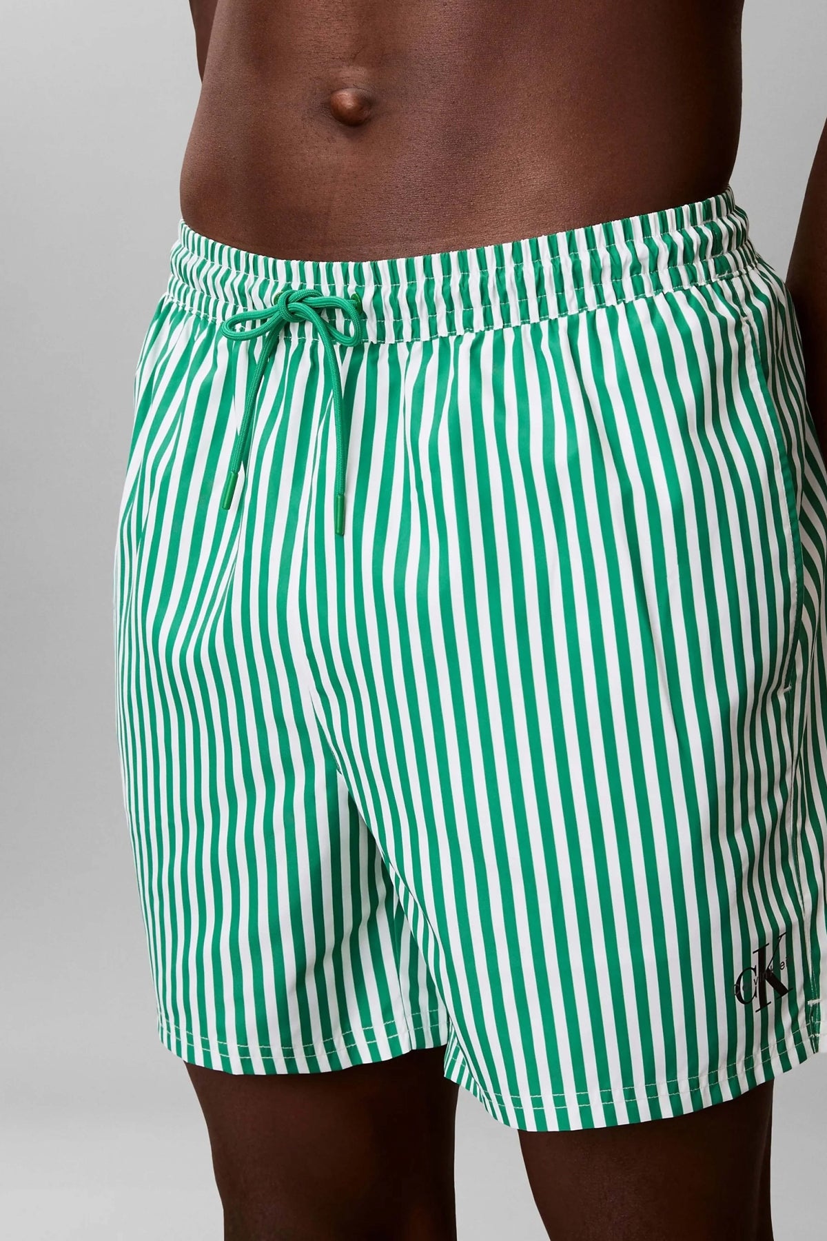 CALVIN KLEIN LV00N61045 en color VERDE (4)