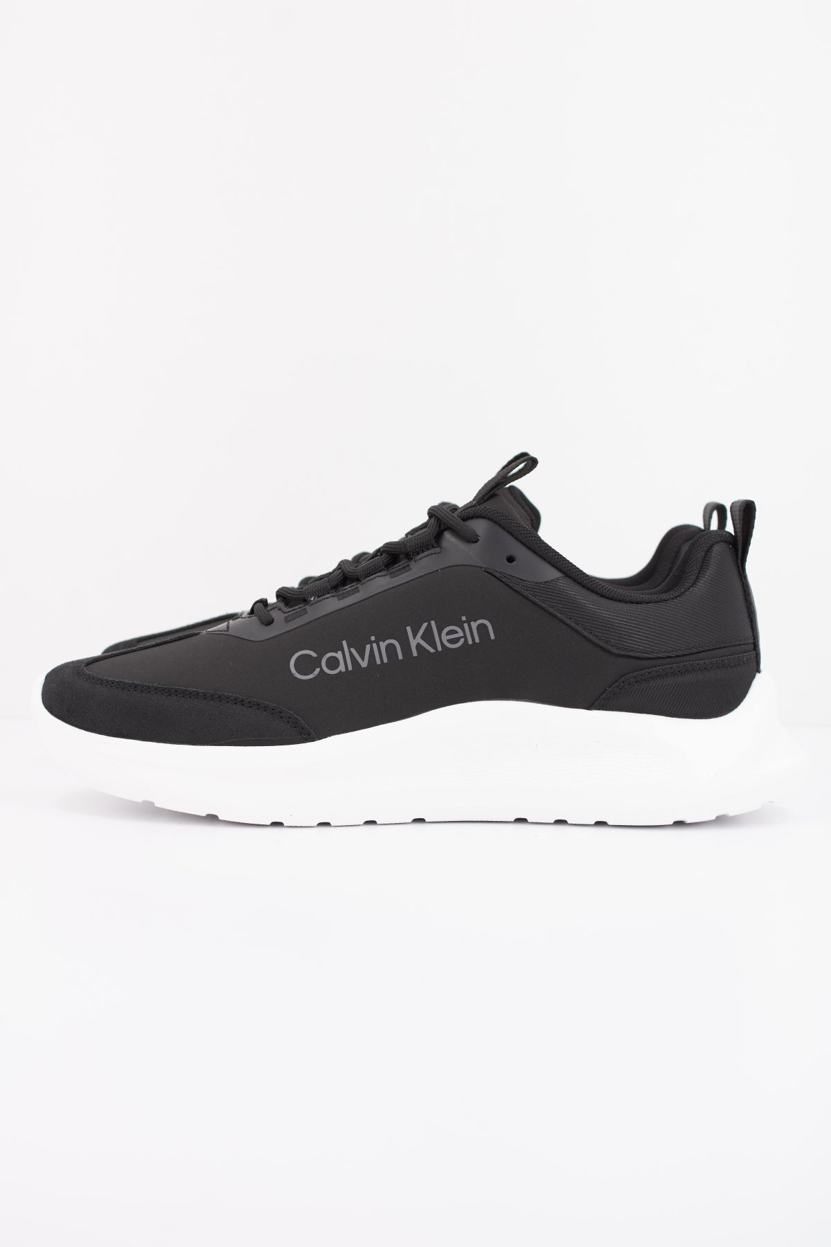 CALVIN KLEIN LIGHT EVA RUNNER NYL-SUE en color NEGRO (1)