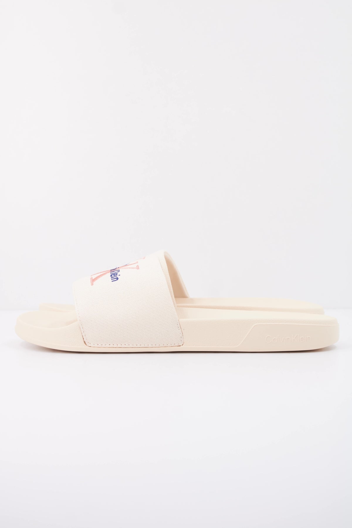 CALVIN KLEIN ESS SLIDE CV en color BEIS (1)