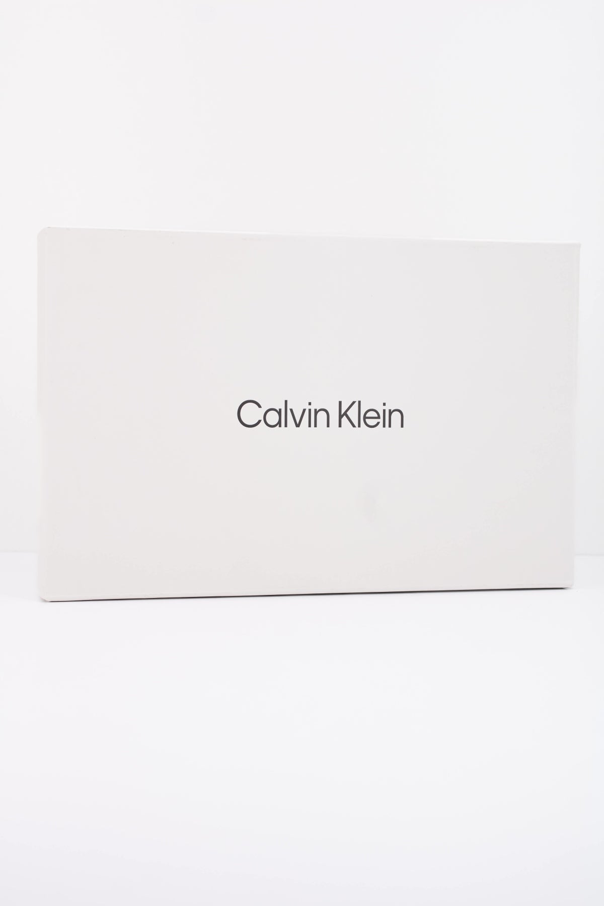 CALVIN KLEIN LOW PRO CUPS LTH ML en color BLANCO (6)