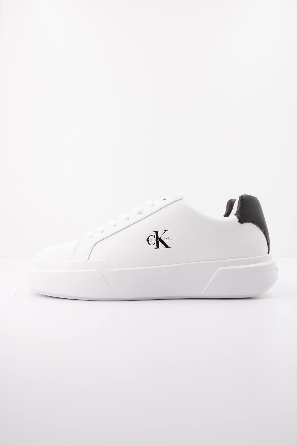 CALVIN KLEIN CHUNKY CUPSOLE LACEUP en color BLANCO (1)
