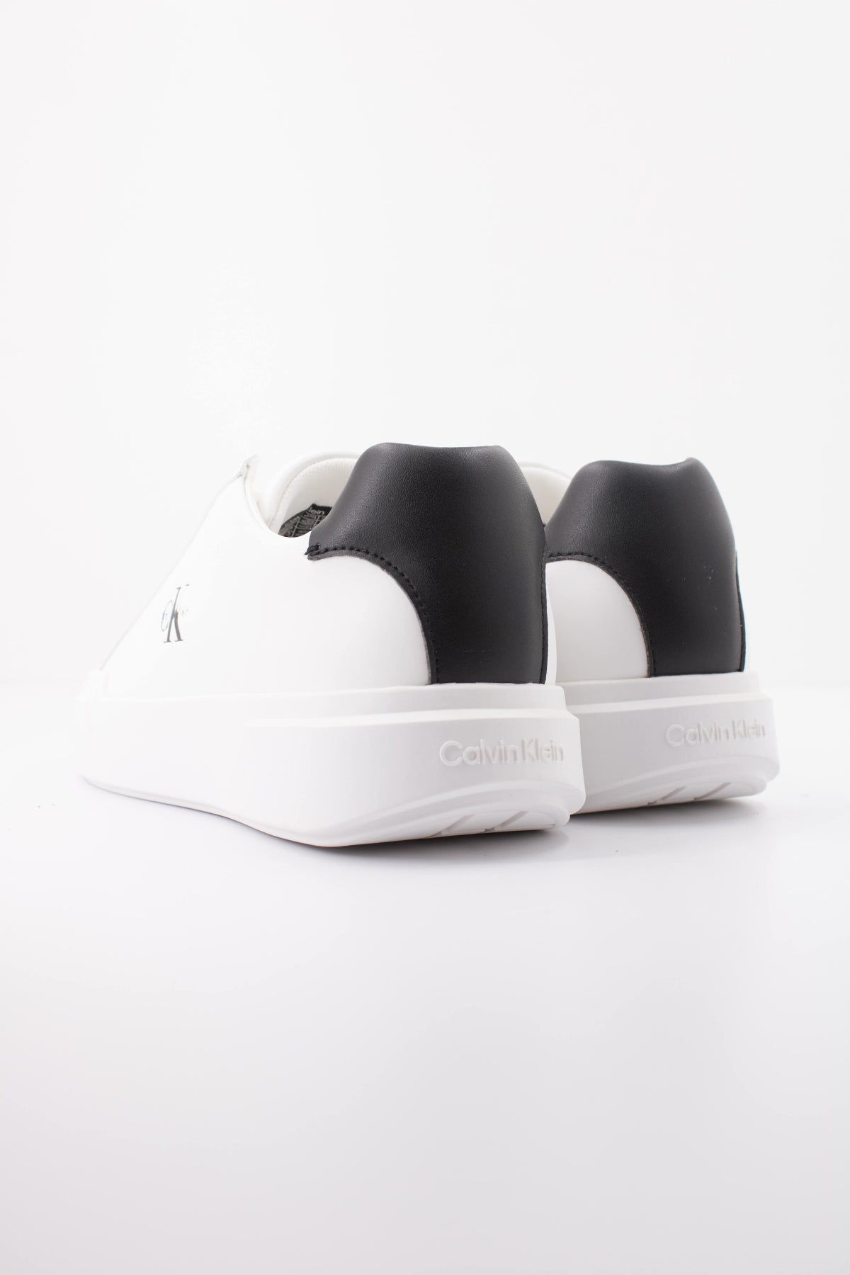 CALVIN KLEIN CHUNKY CUPSOLE LACEUP en color BLANCO (4)